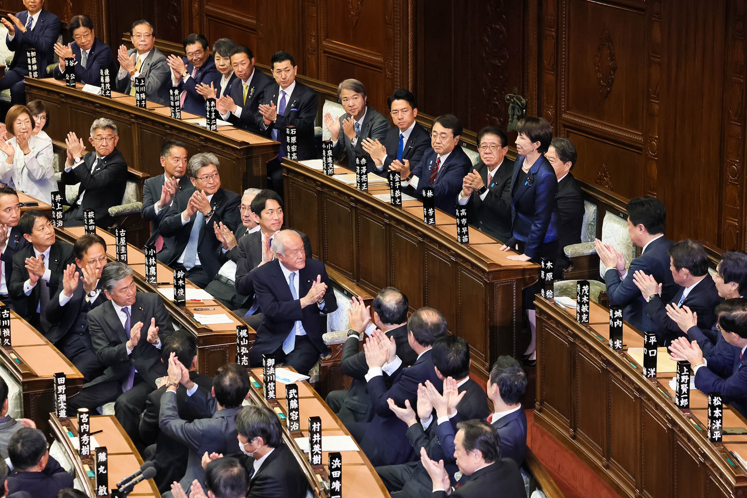 高市议员被指名为内阁总理大臣6