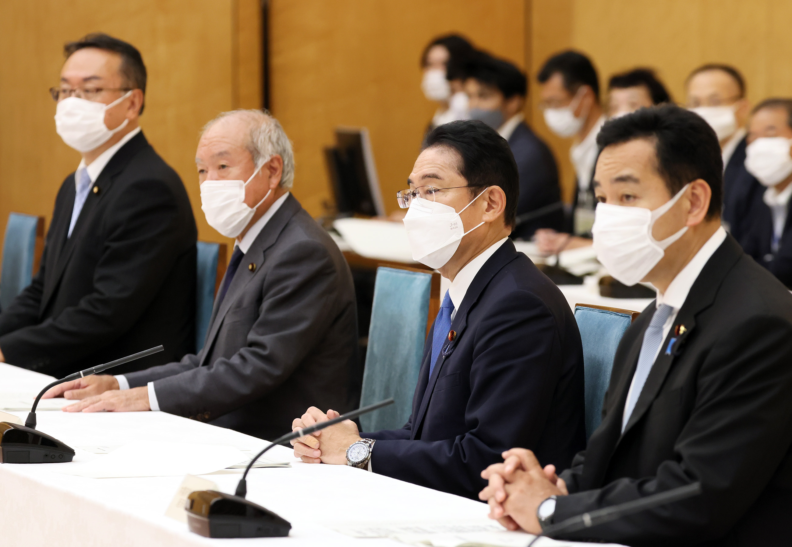 出席有关月度经济报告等的相关阁僚会议