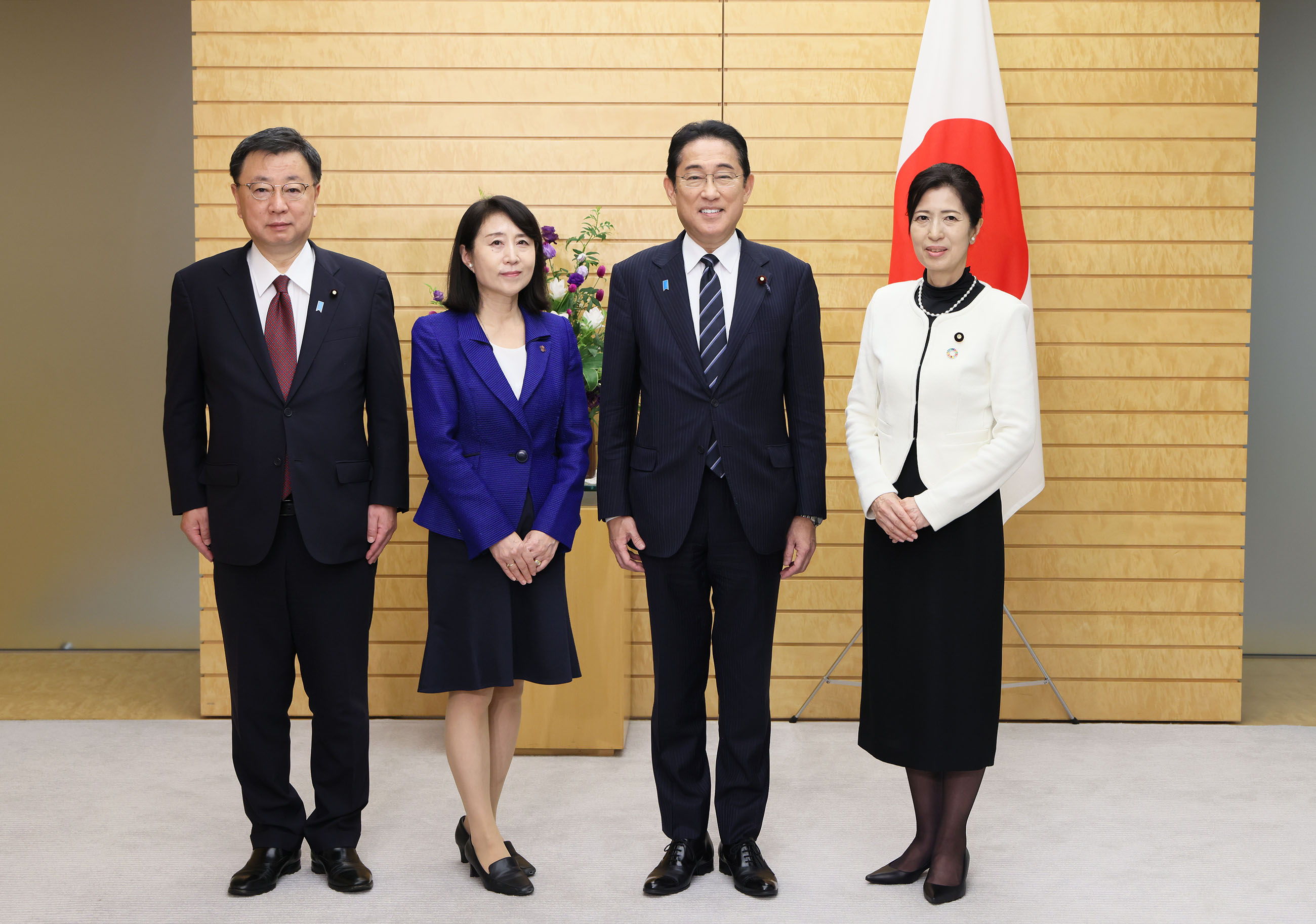 递交首相辅佐官任命书