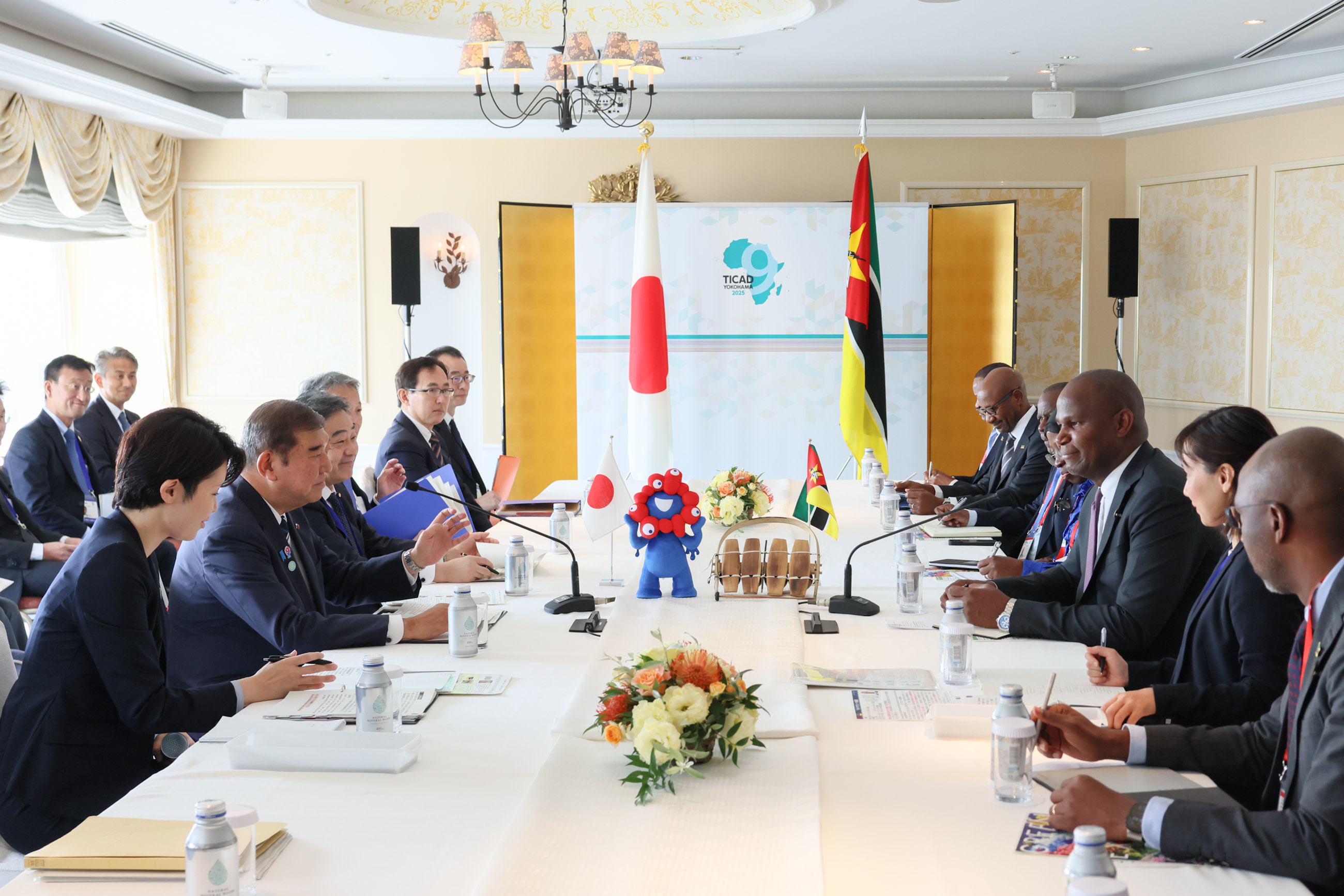 日本莫桑比首脑会谈2