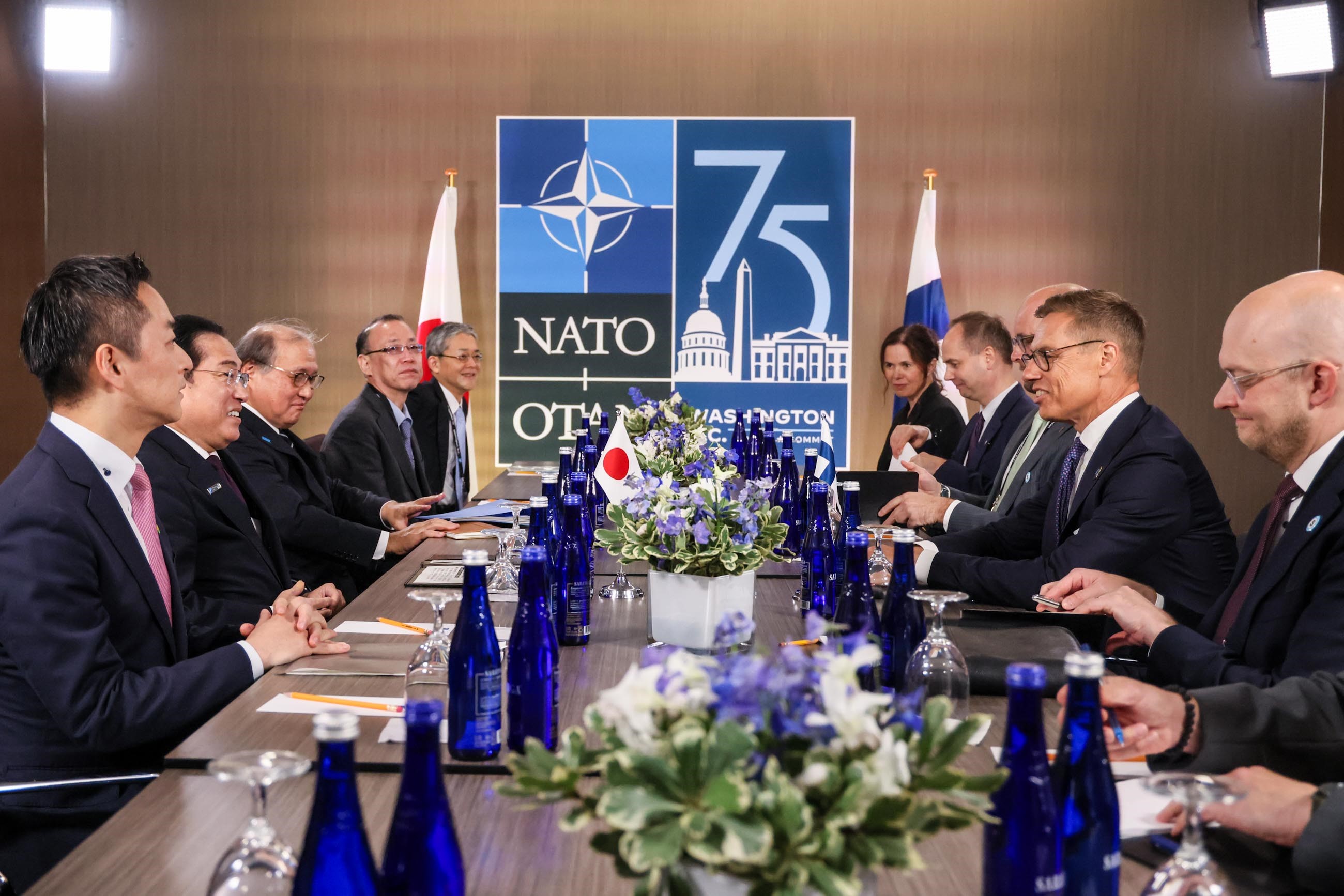 岸田首相与斯图布芬兰共和国总统会谈2