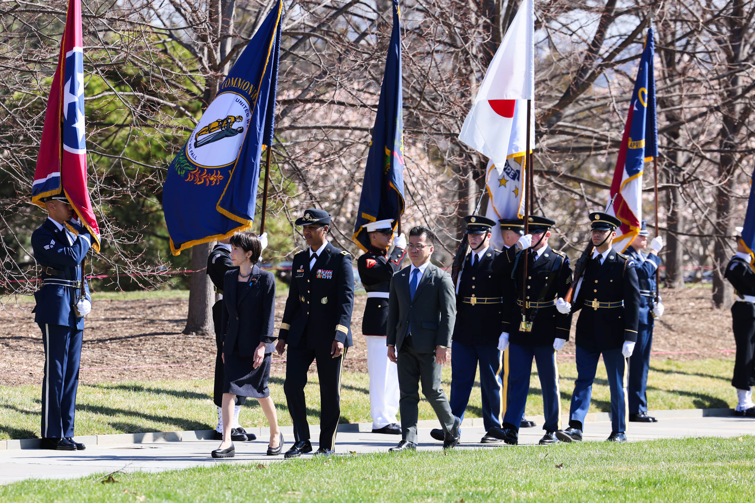 高市首相访问阿灵顿国家公墓1
