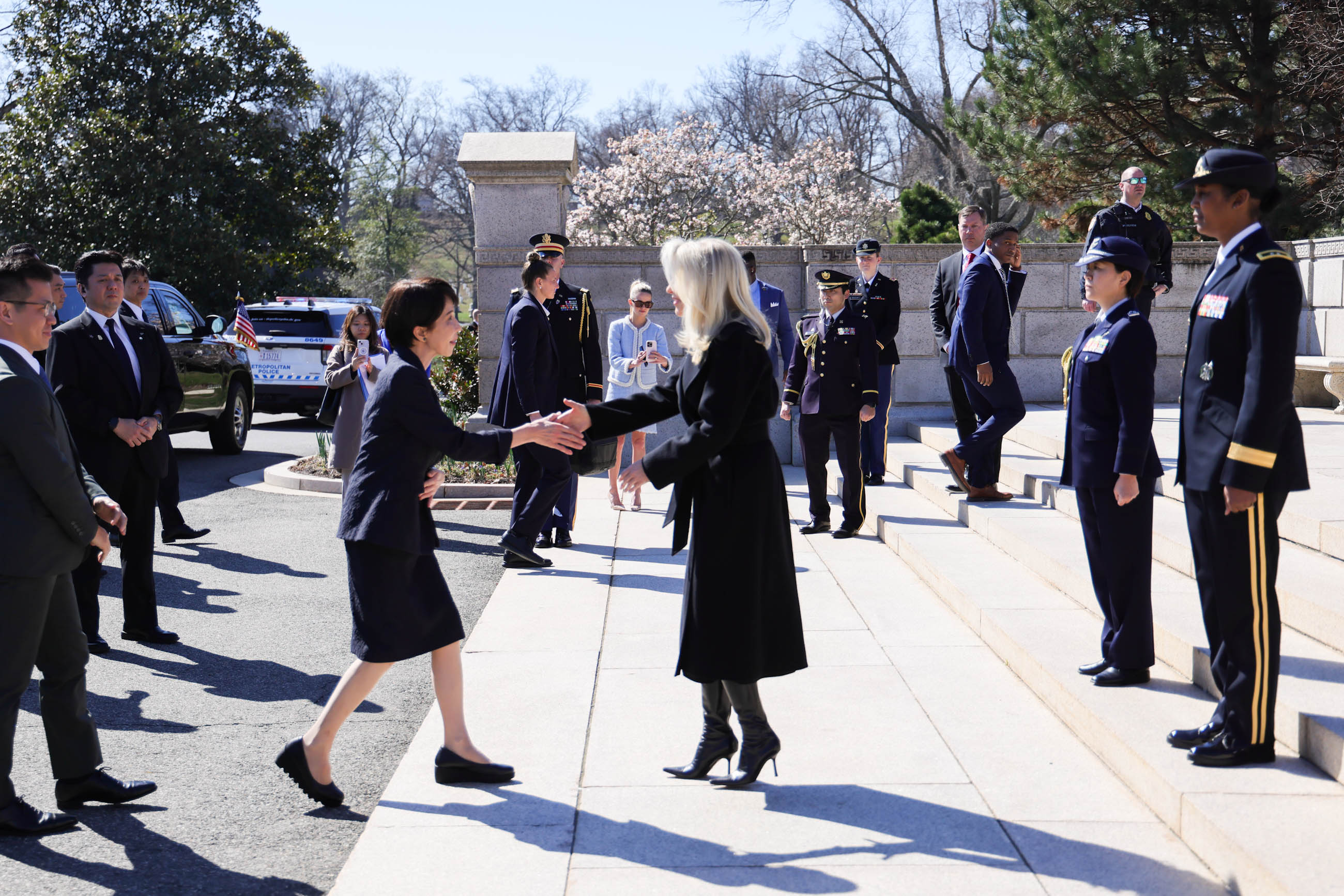 高市首相访问阿灵顿国家公墓2