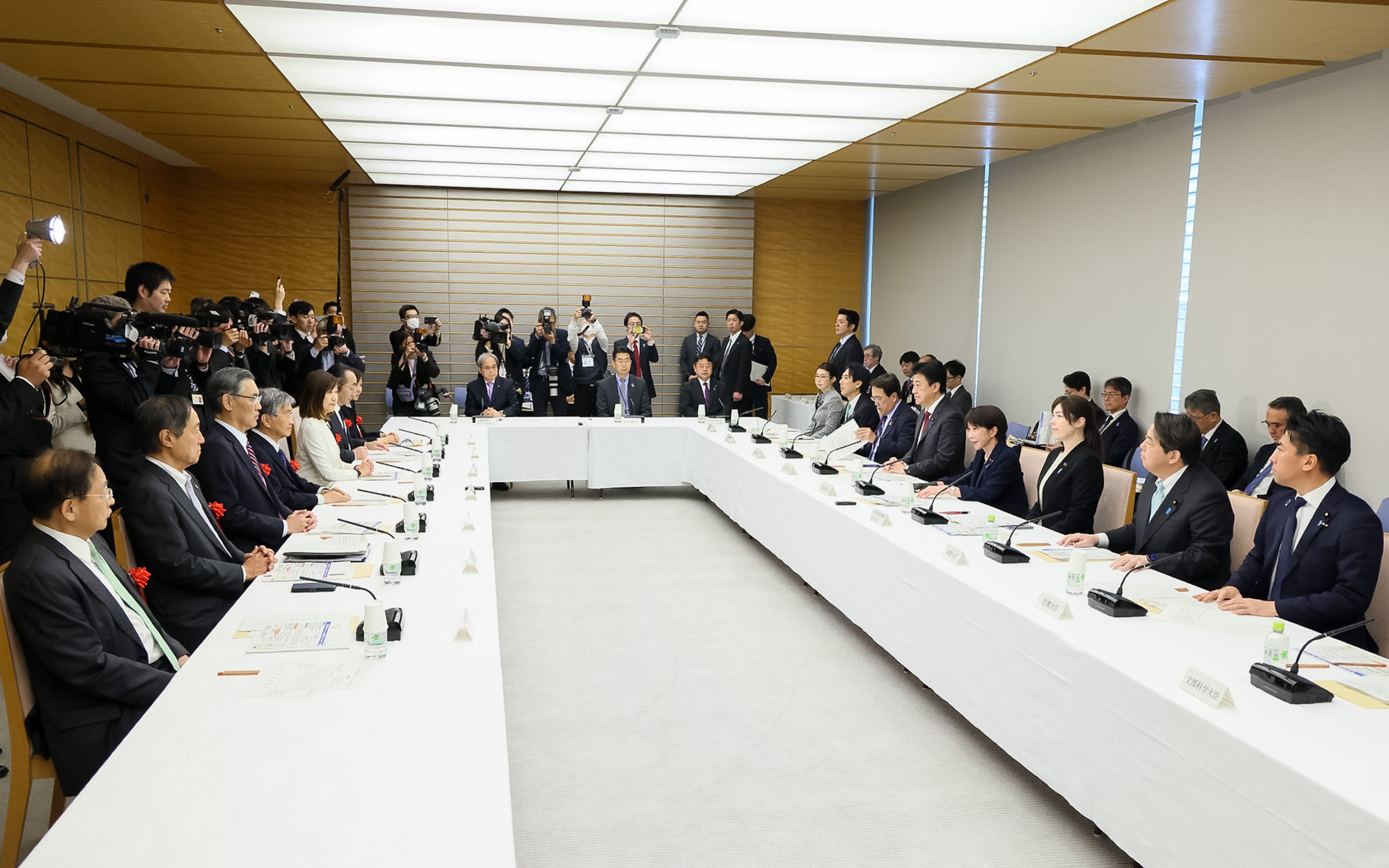 高市首相总结会议2