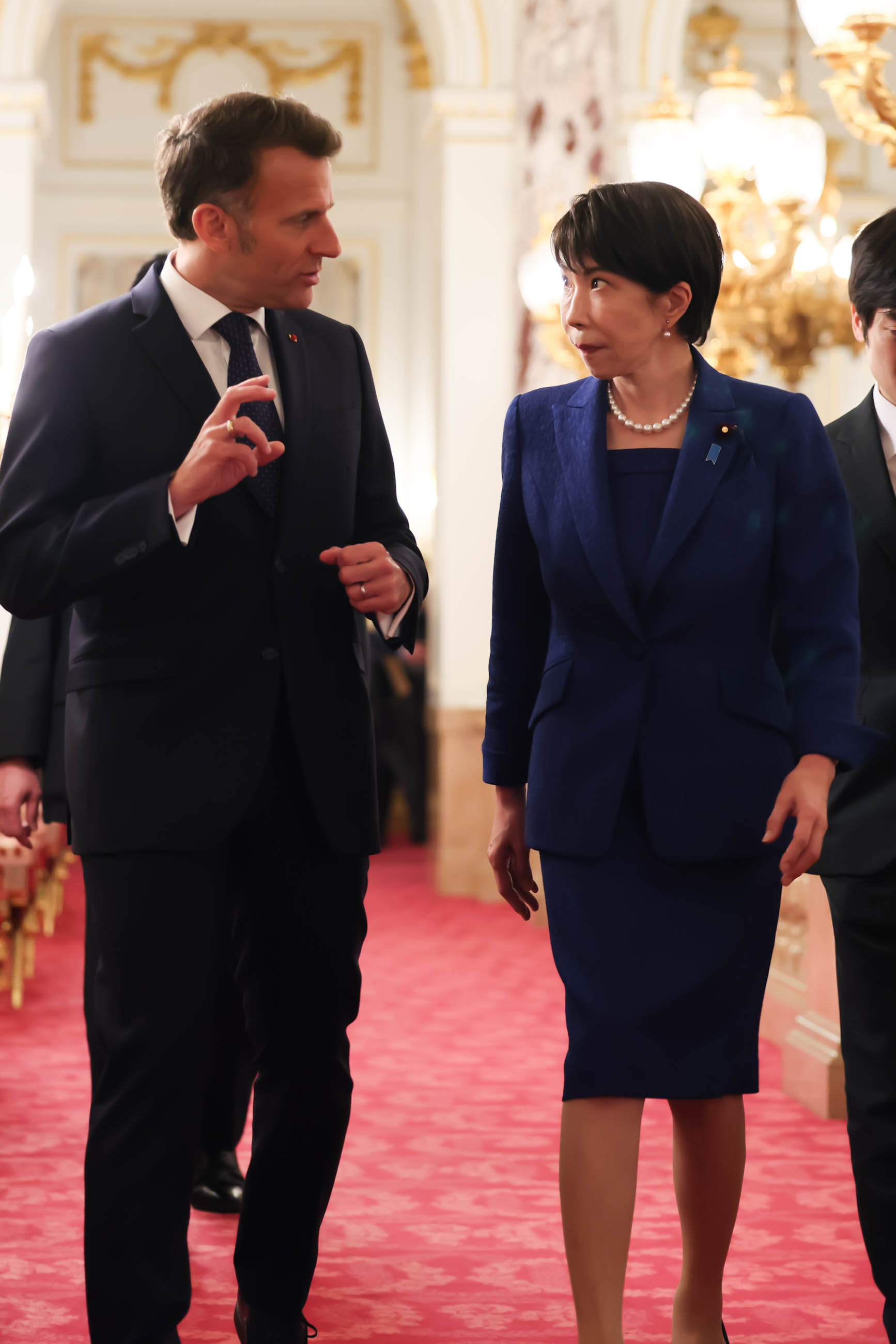 两国首脑出席仪仗队的荣誉礼和迎宾仪式2