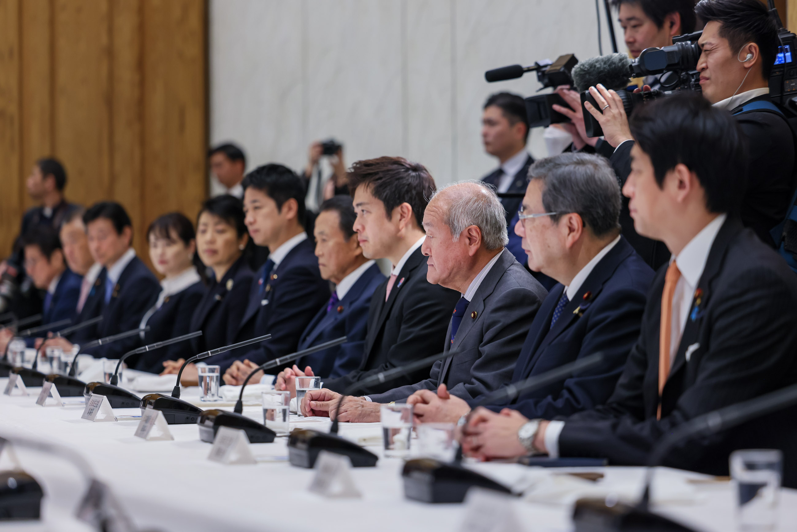 政府与执政党联络会议的现场2