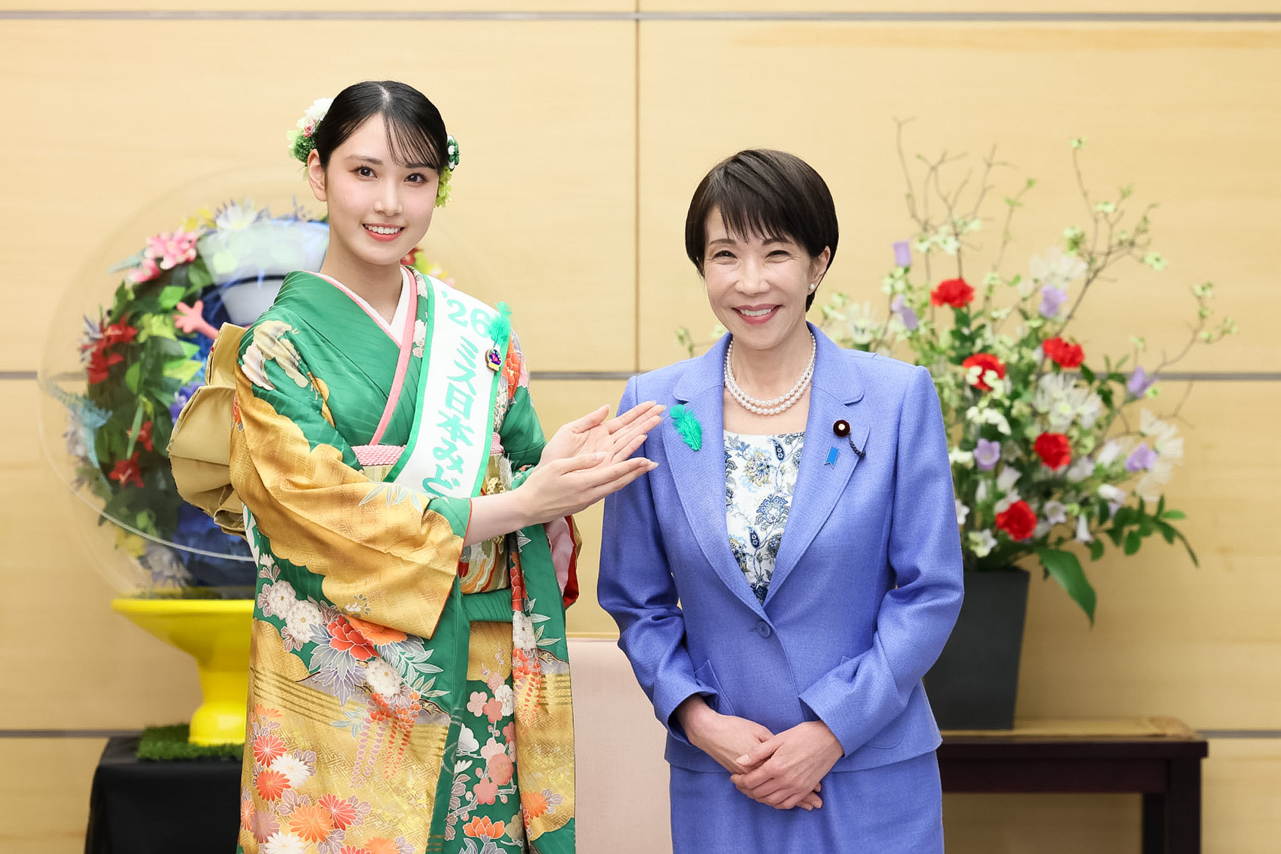 高市首相接受拜会3