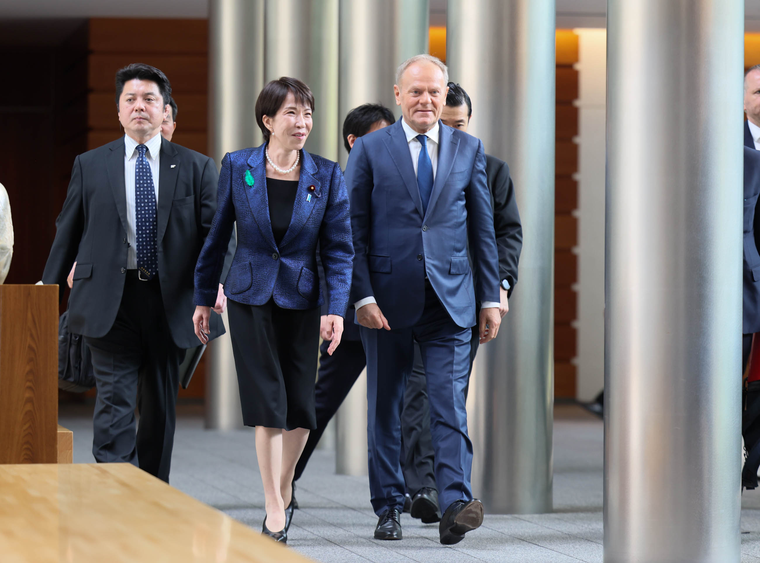 两国首脑出席首脑会谈2