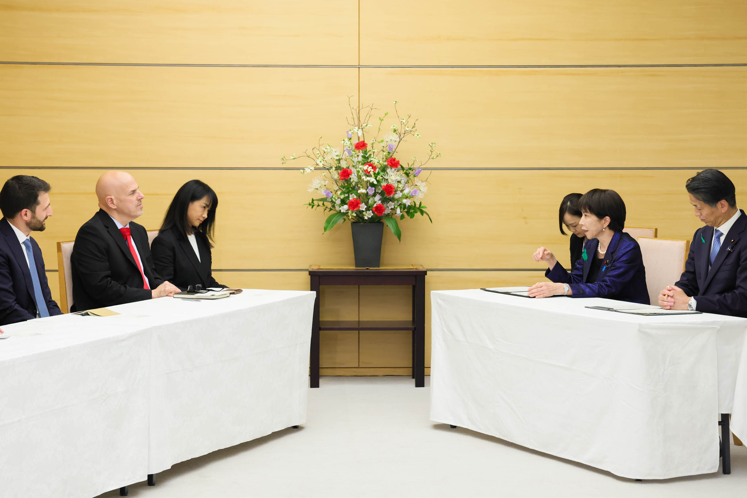 高市首相接受拜会3