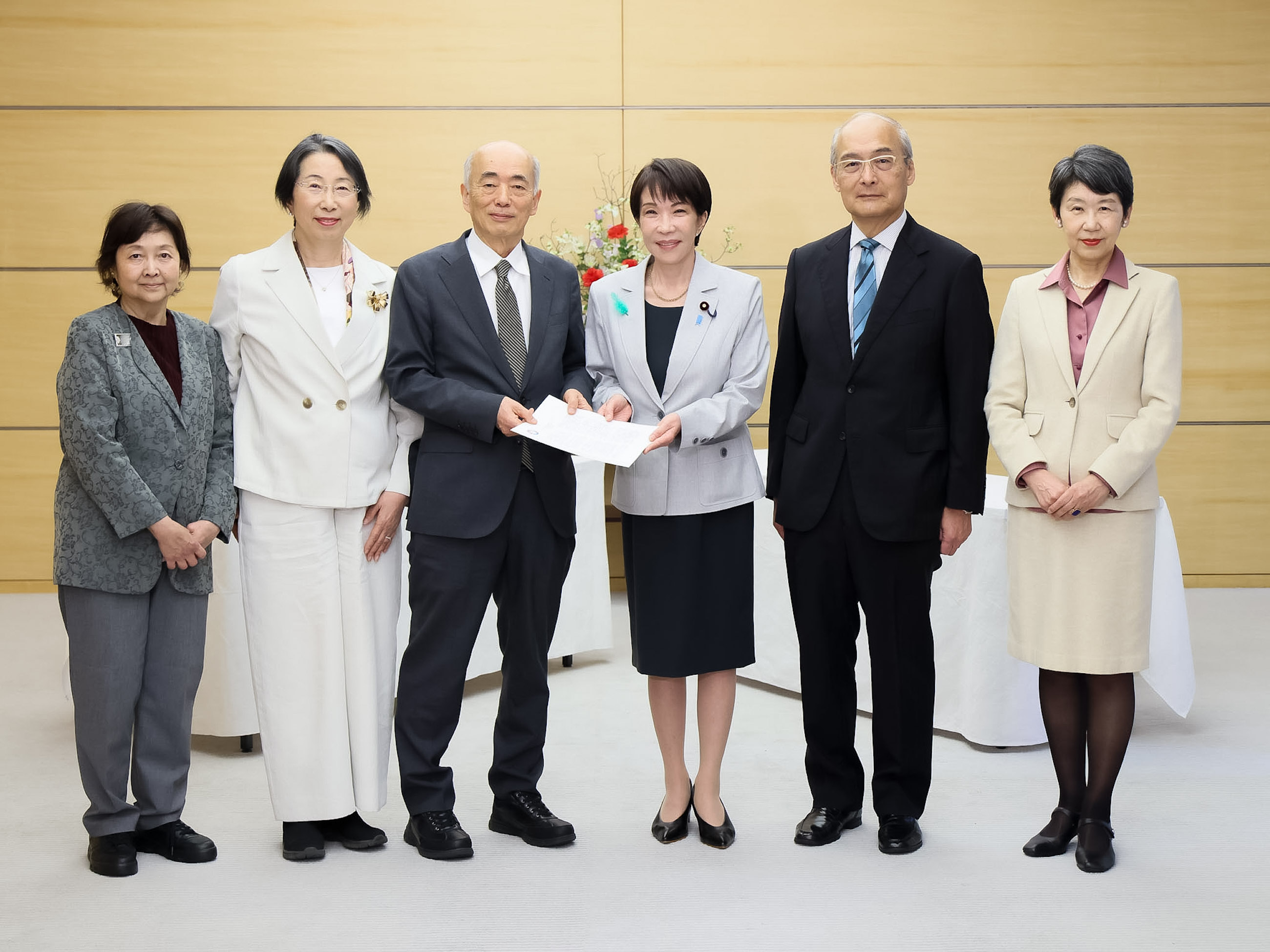 高市首相接受拜会1