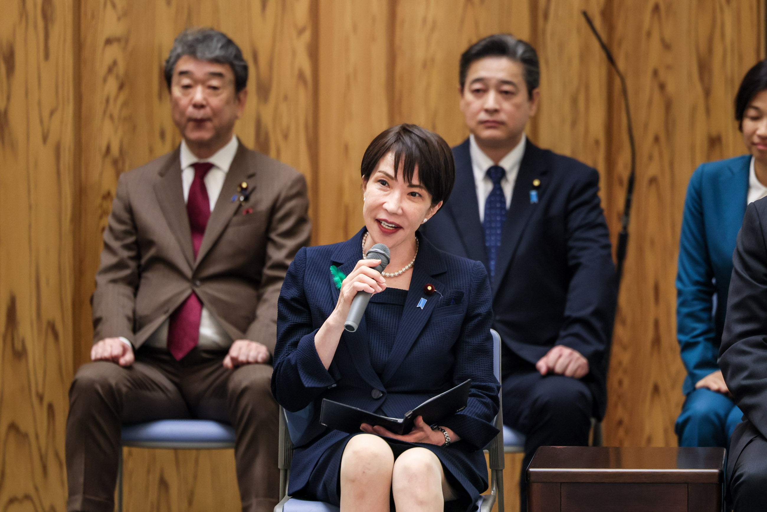 高市首相接受拜会8