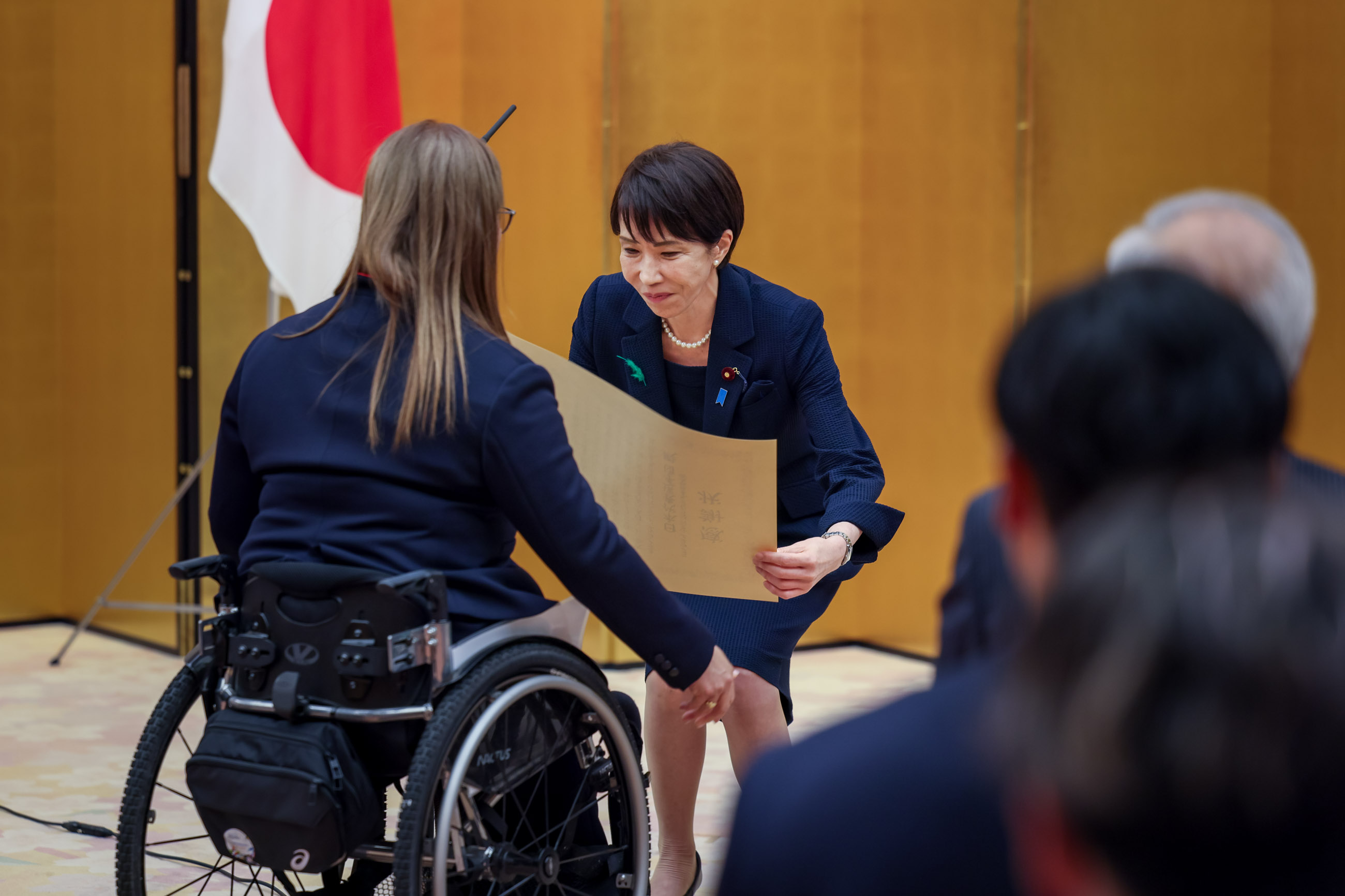 高市首相颁发感谢状4