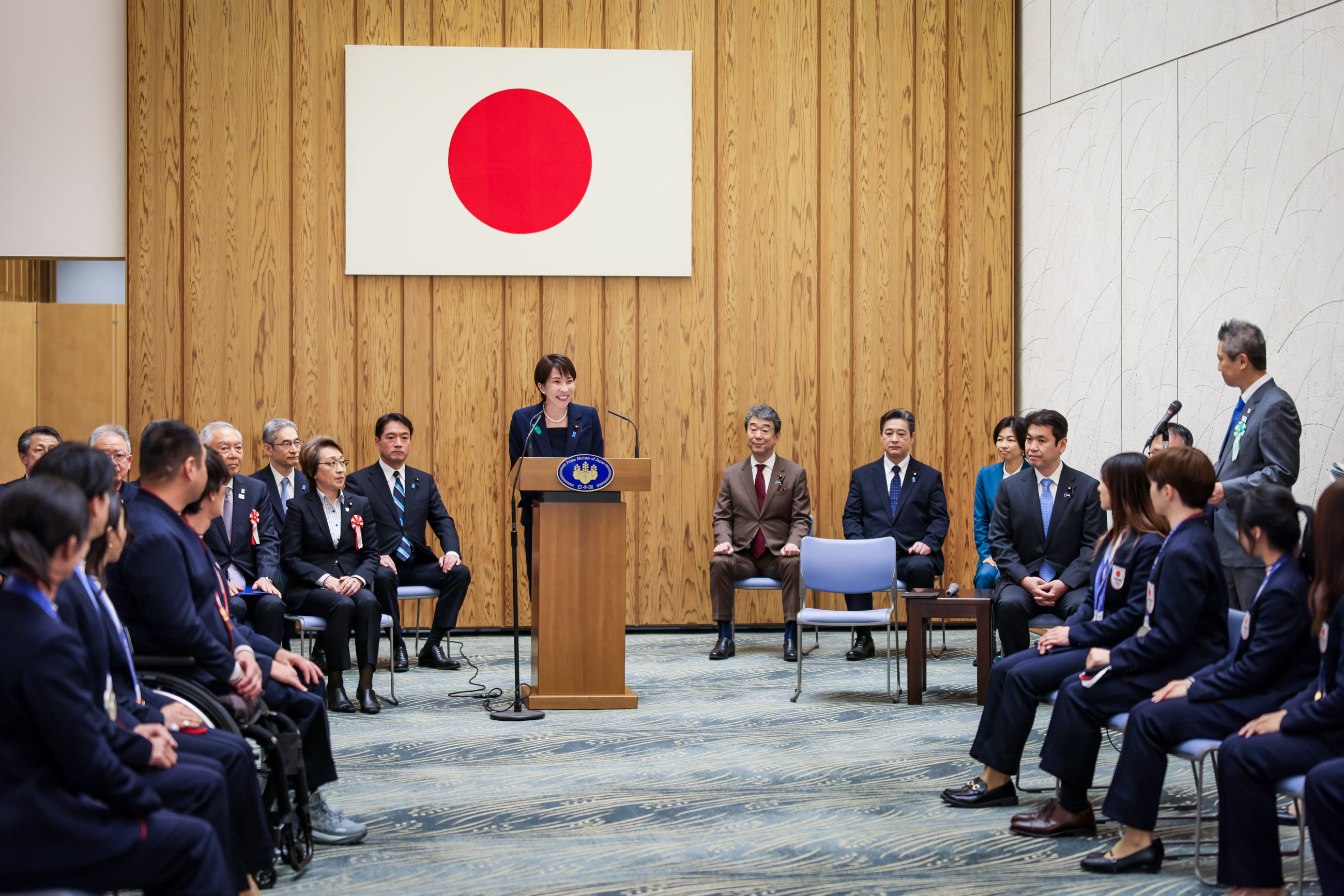 高市首相接受拜会1