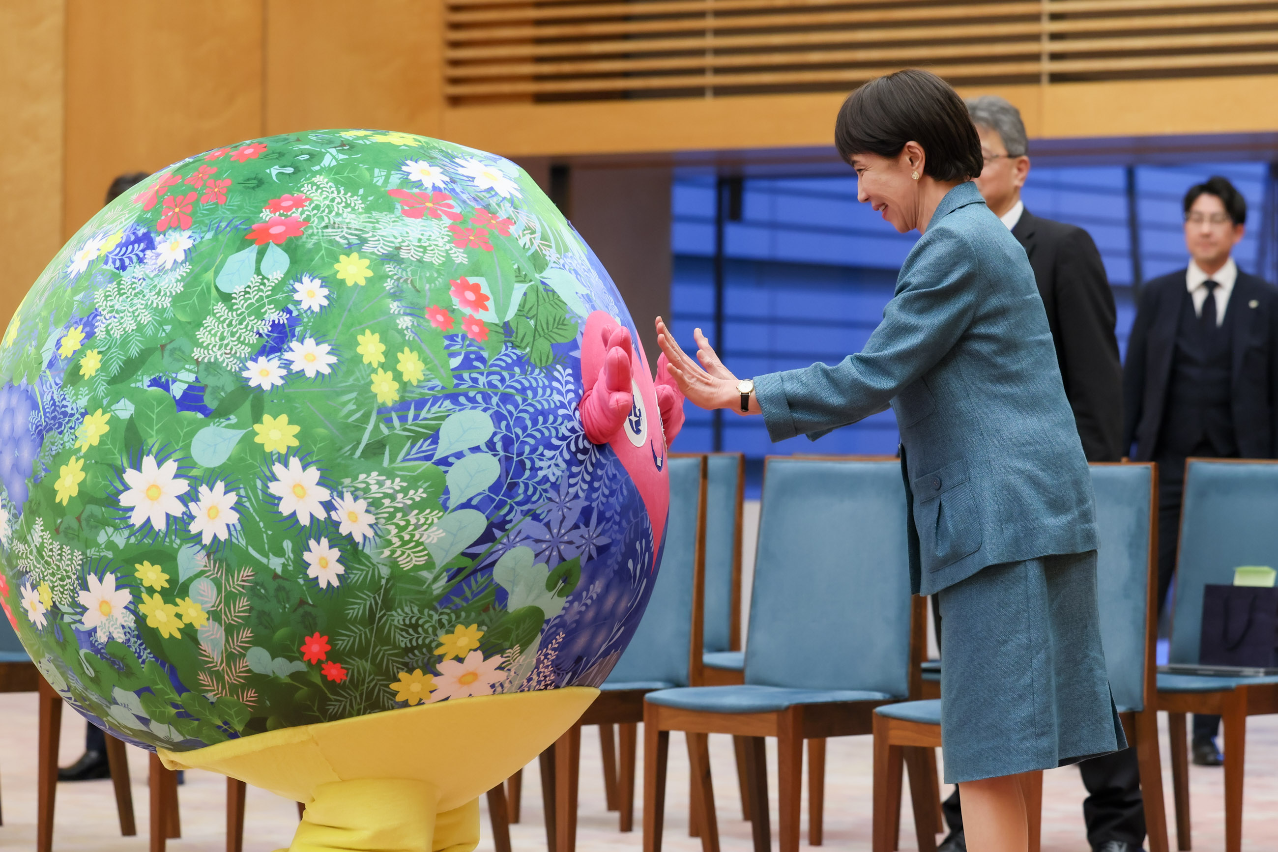 高市首相接受拜会3