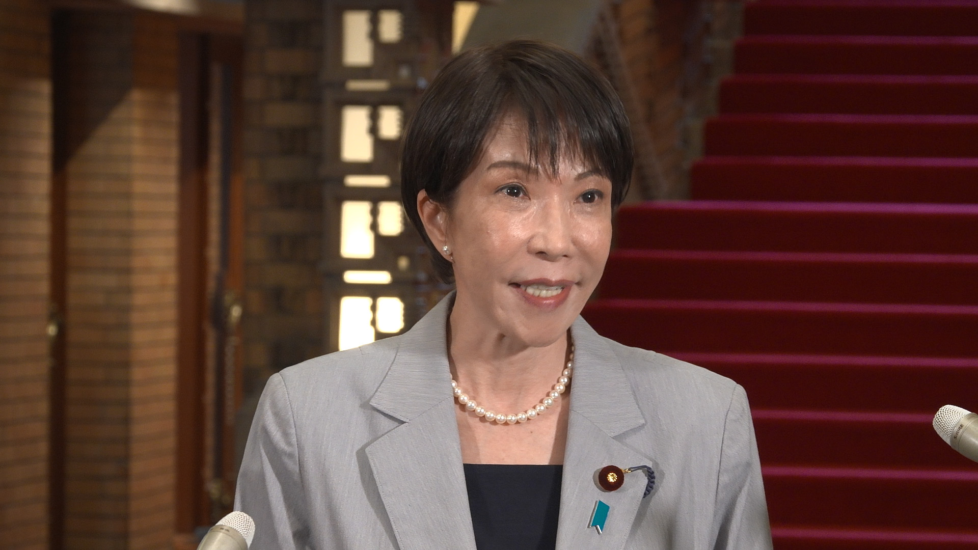 高市首相回答记者的提问
