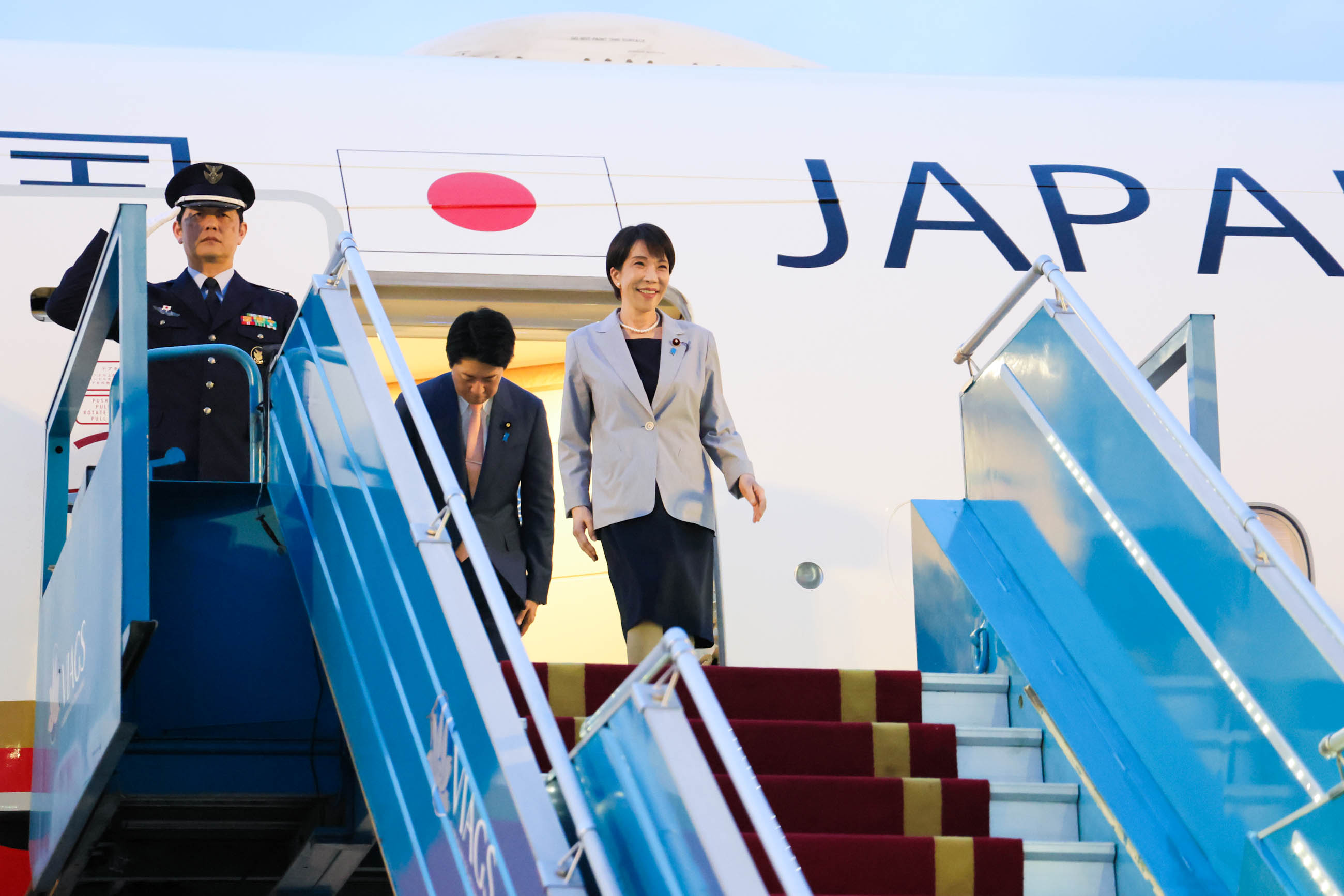 高市首相抵达越南1