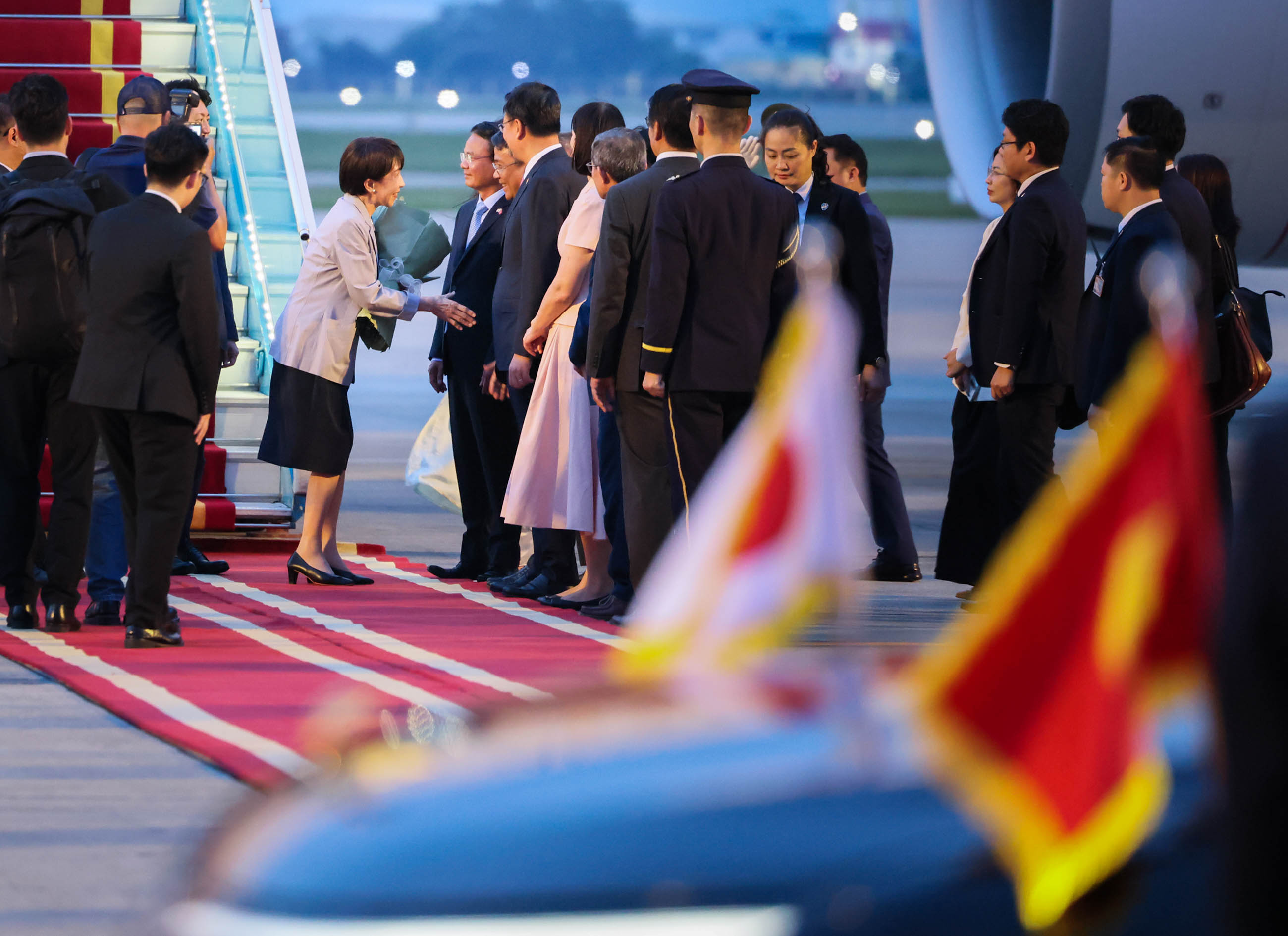 高市首相抵达越南5