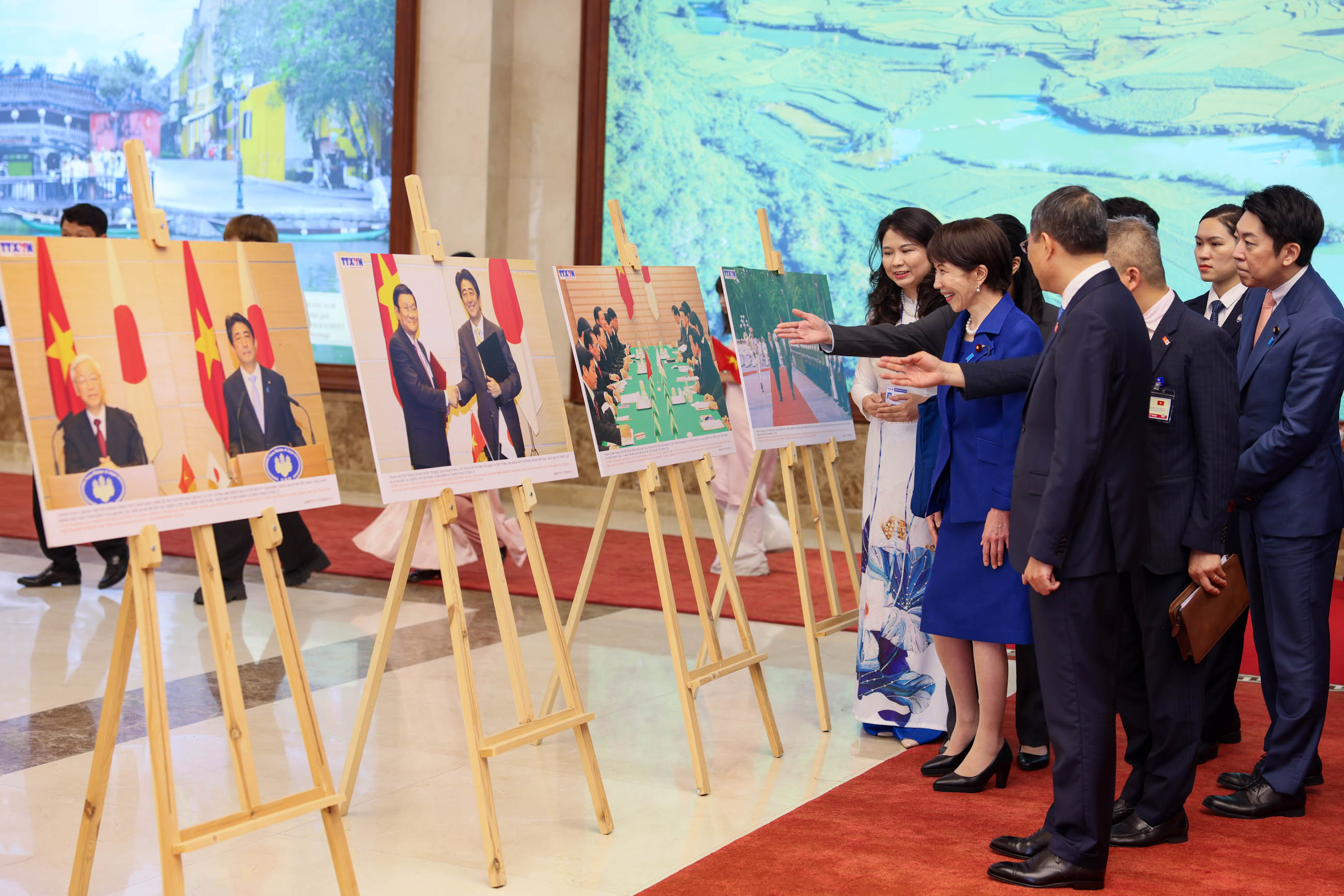 高市首相接受送行2