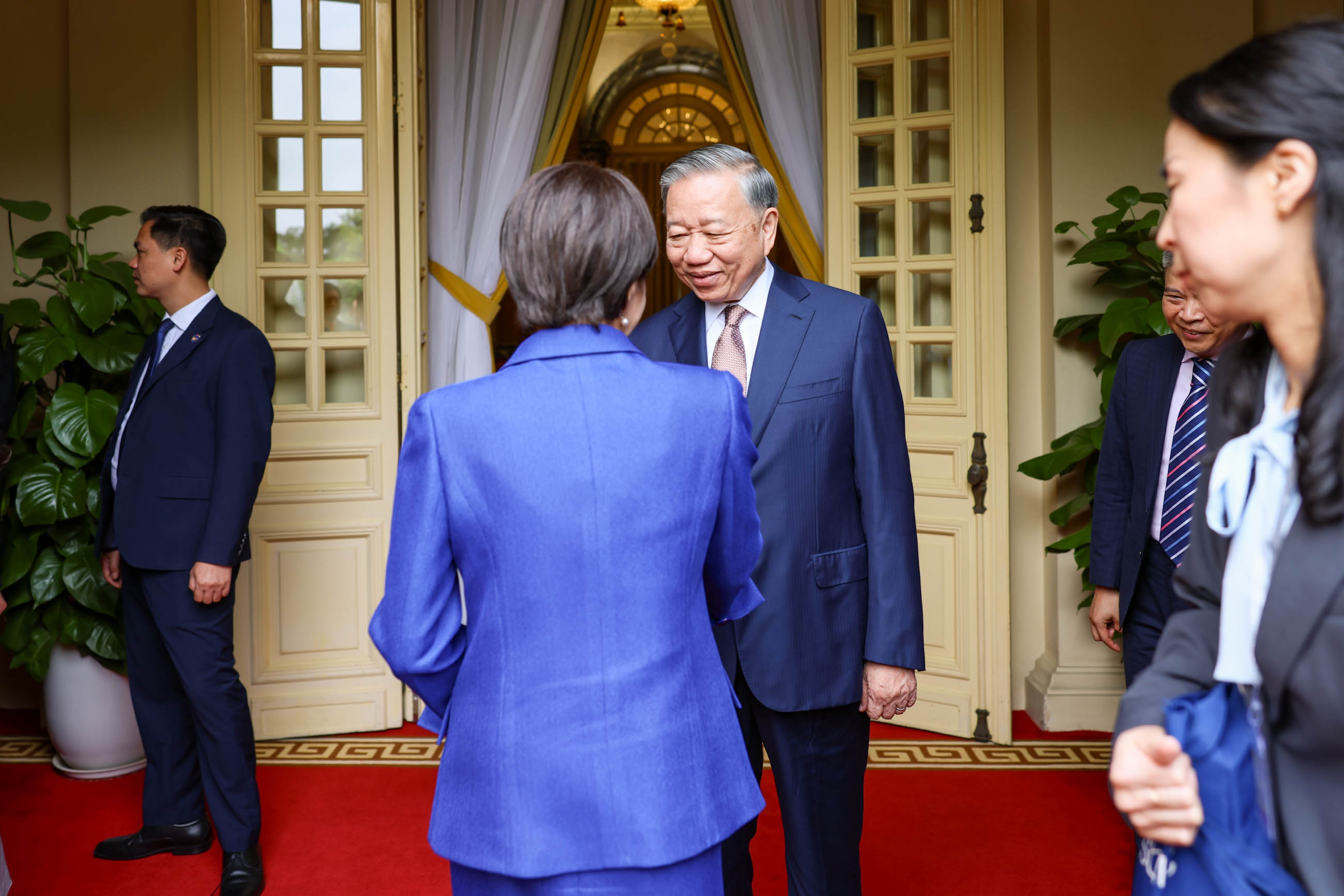 与苏林总书记兼国家主席会谈的高市首相1