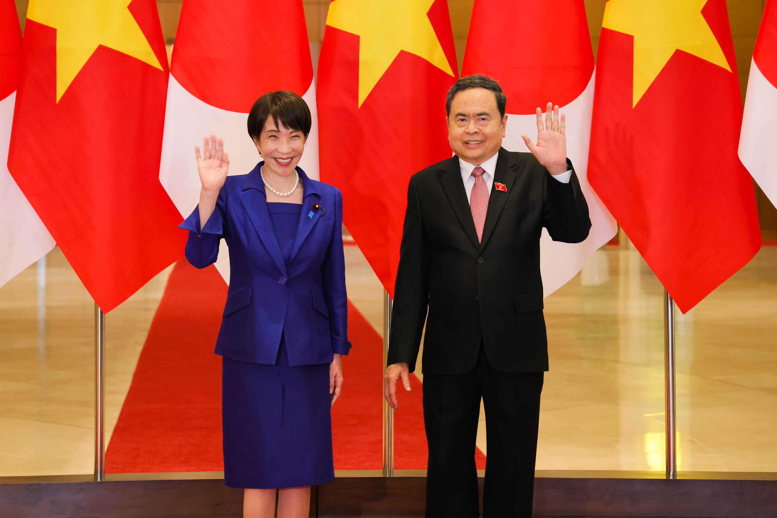 与国会主席陈青敏举行会谈2