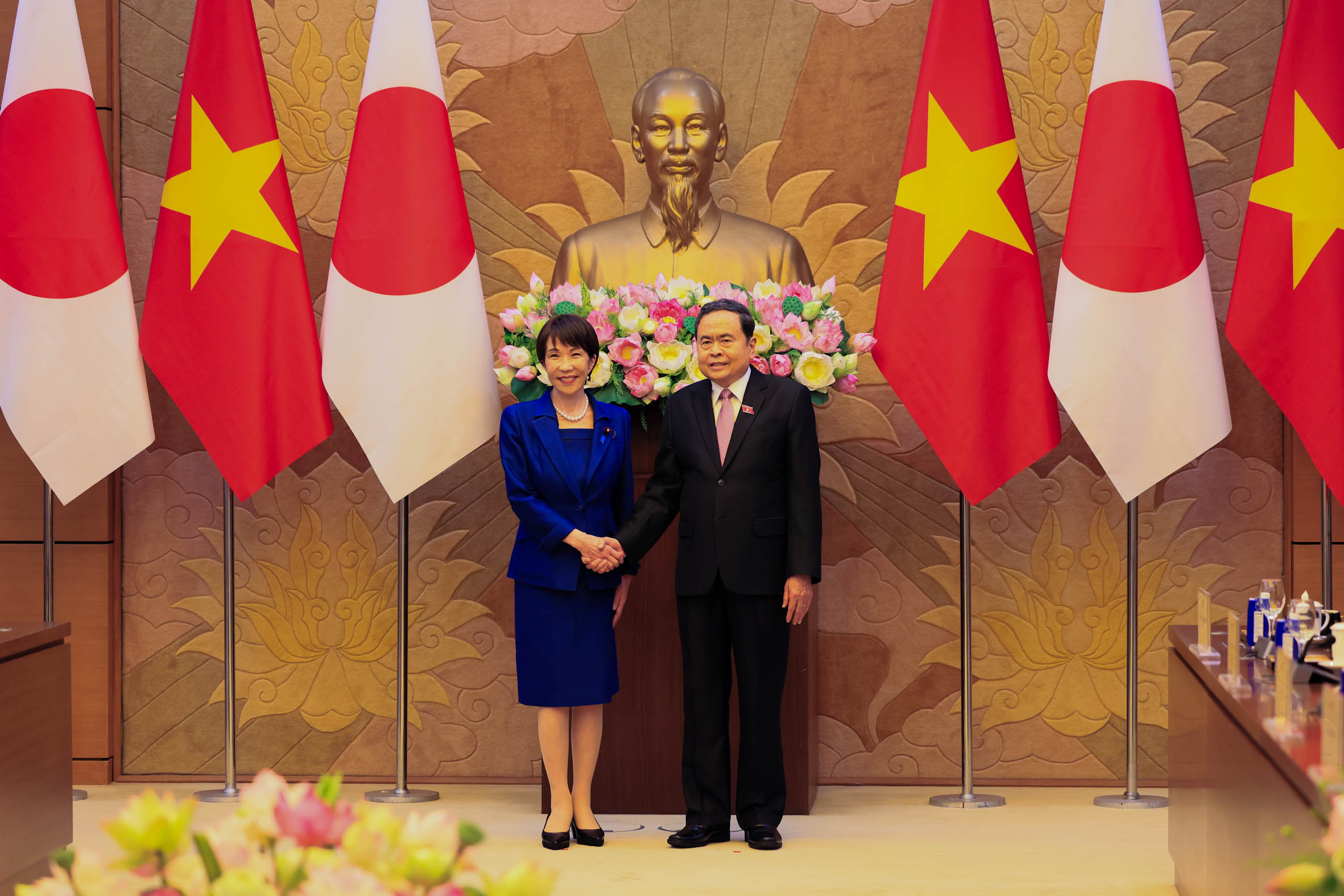 与国会主席陈青敏举行会谈3
