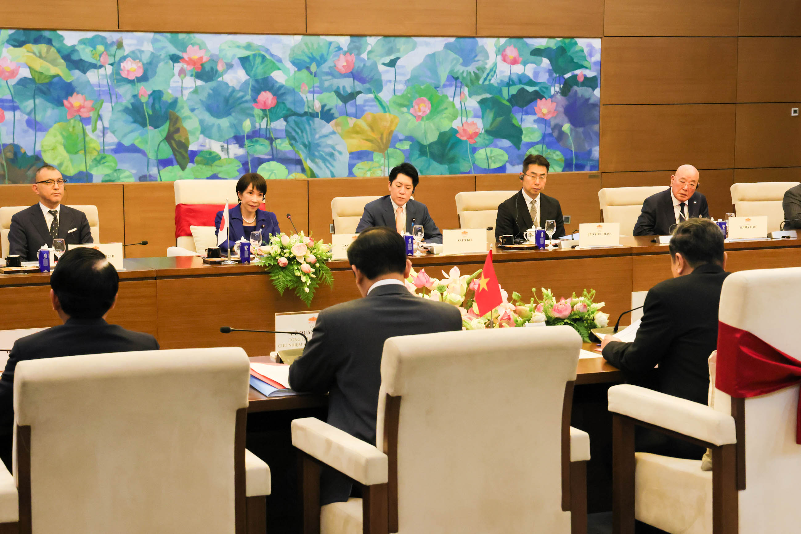 与国会主席陈青敏举行会谈5