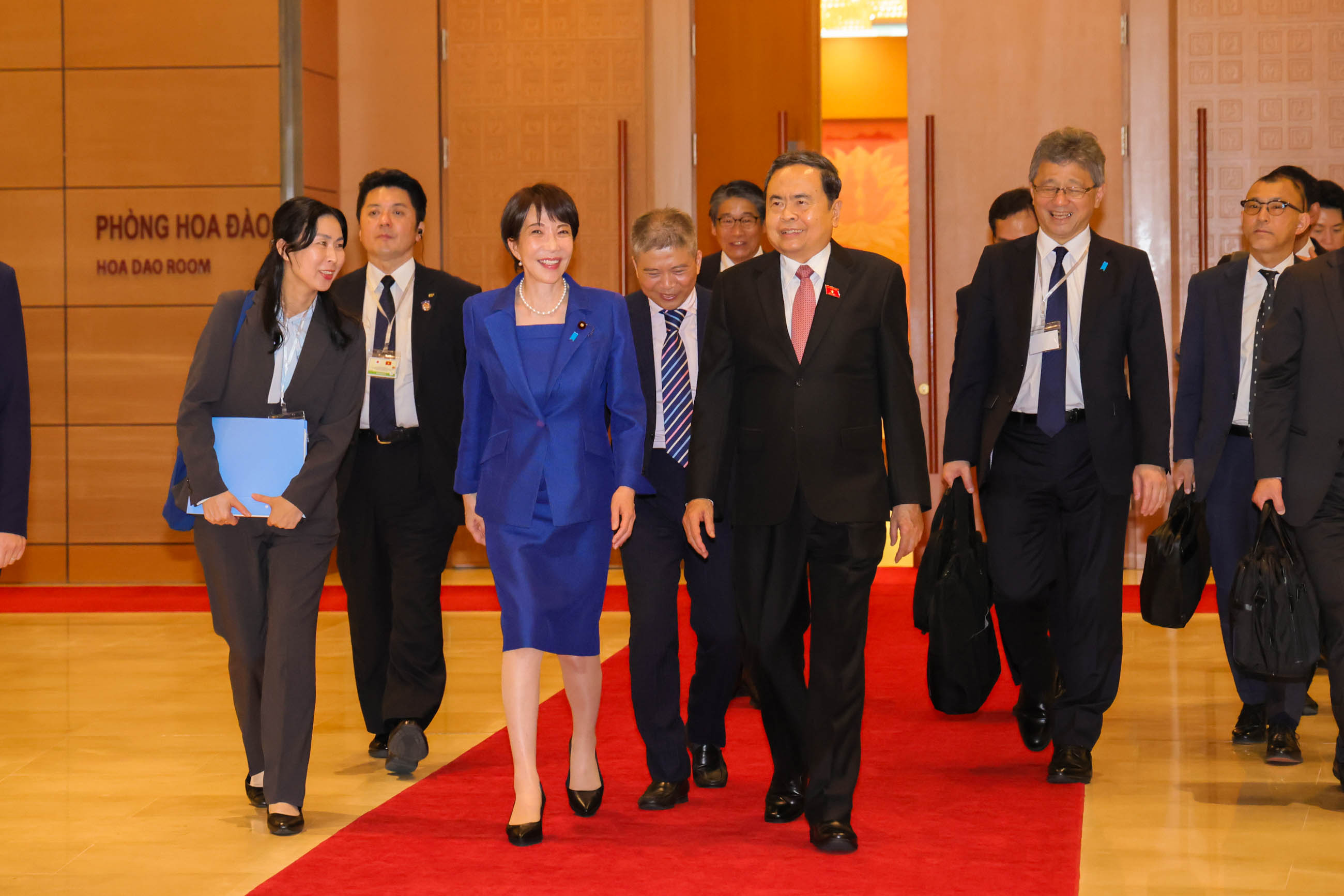 高市首相接受送行1