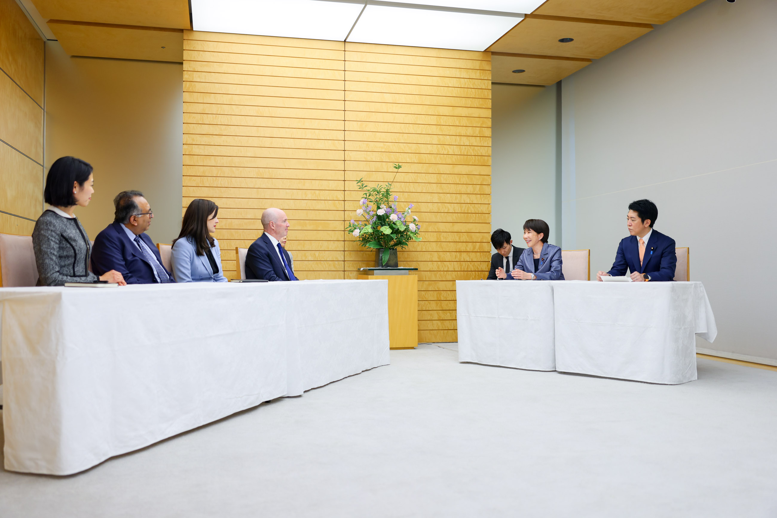 高市首相接受拜会7