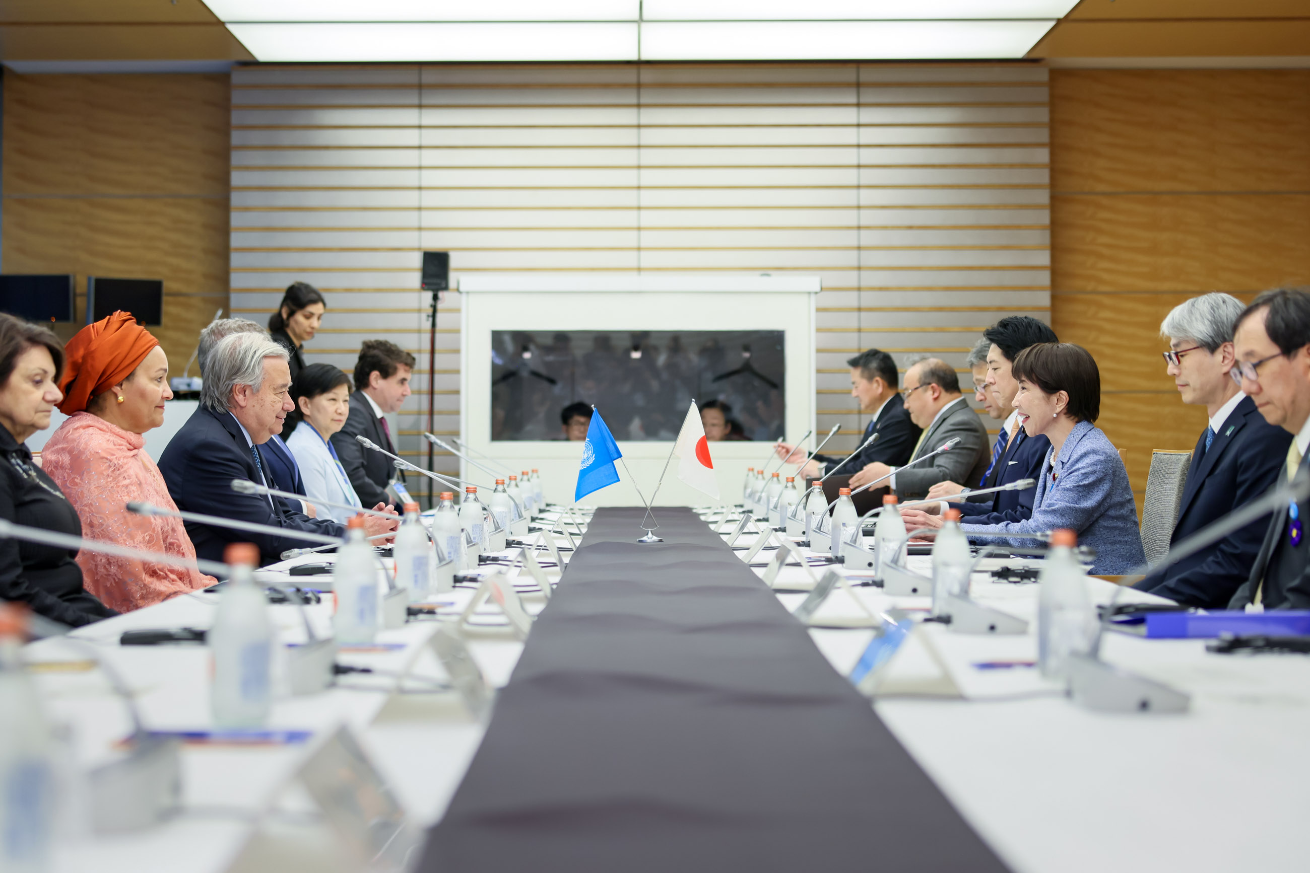 高市首相与古特雷斯秘书长举行会谈2