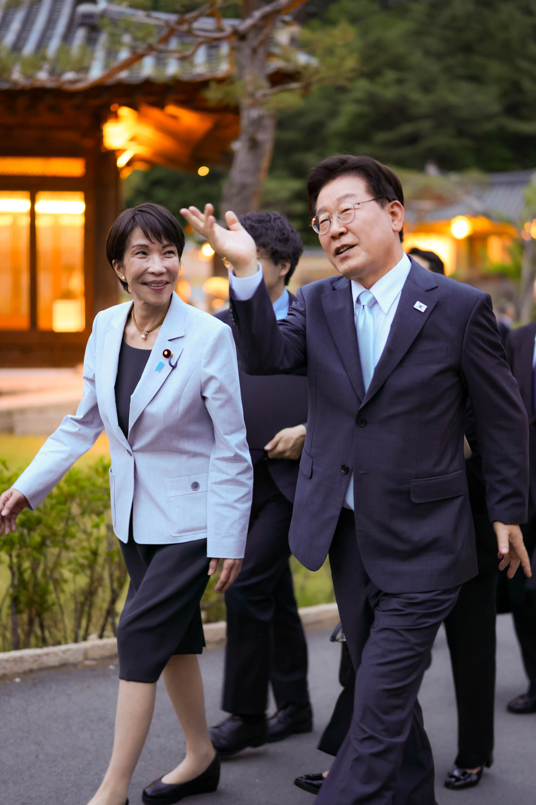 出席联谊活动的两国首脑2