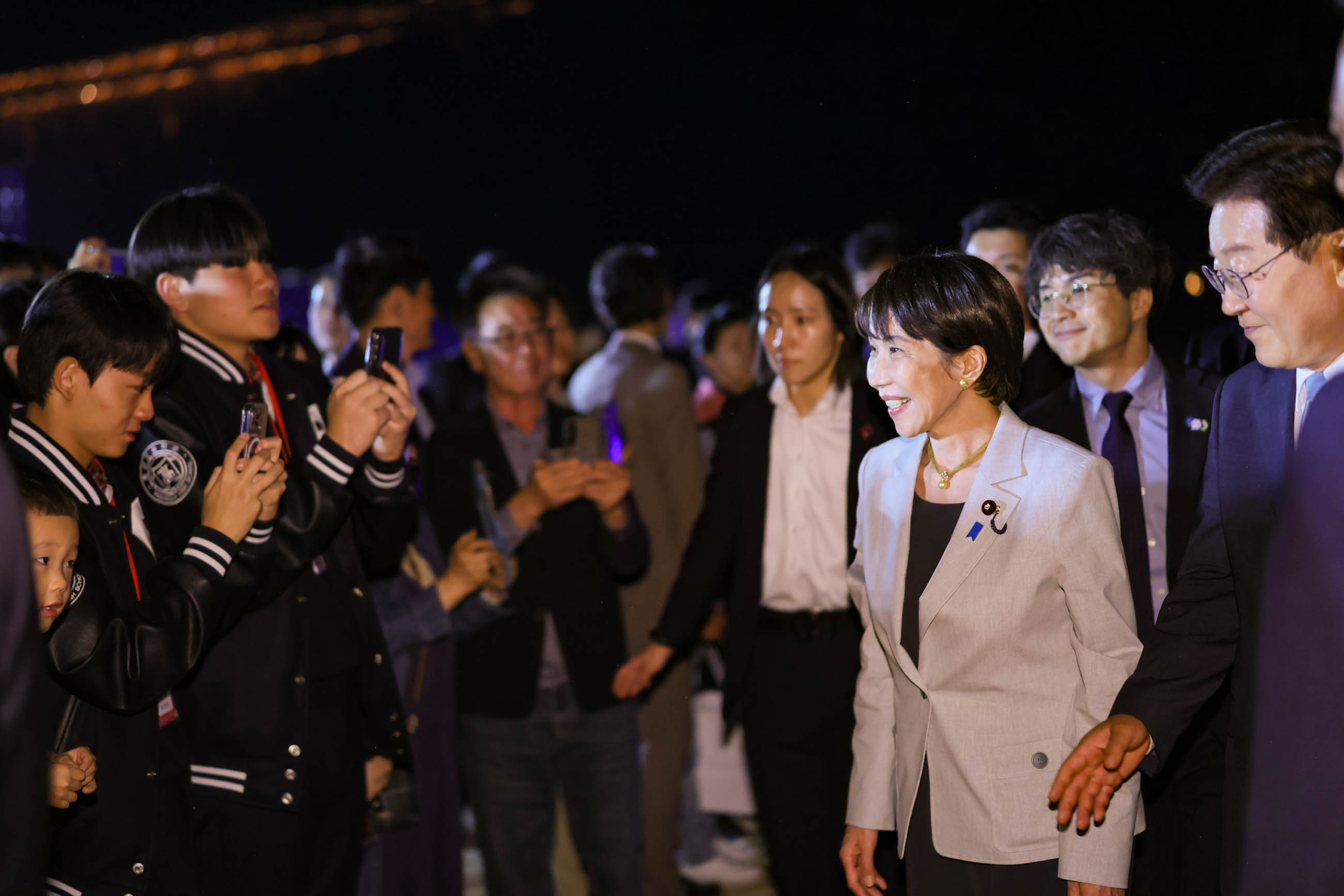 出席联谊活动的高市首相9
