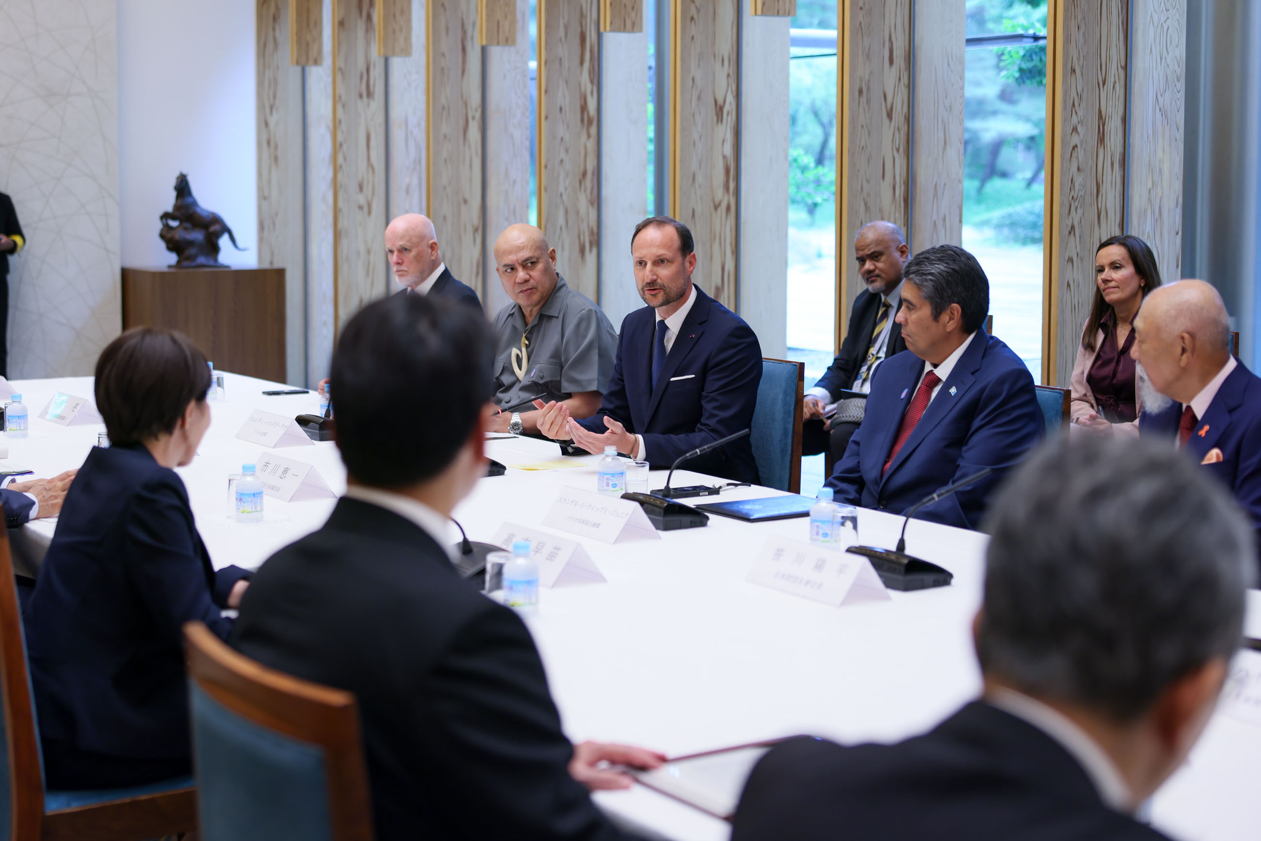 会见出席世界岛屿国海洋会议的各国首脑的现场5