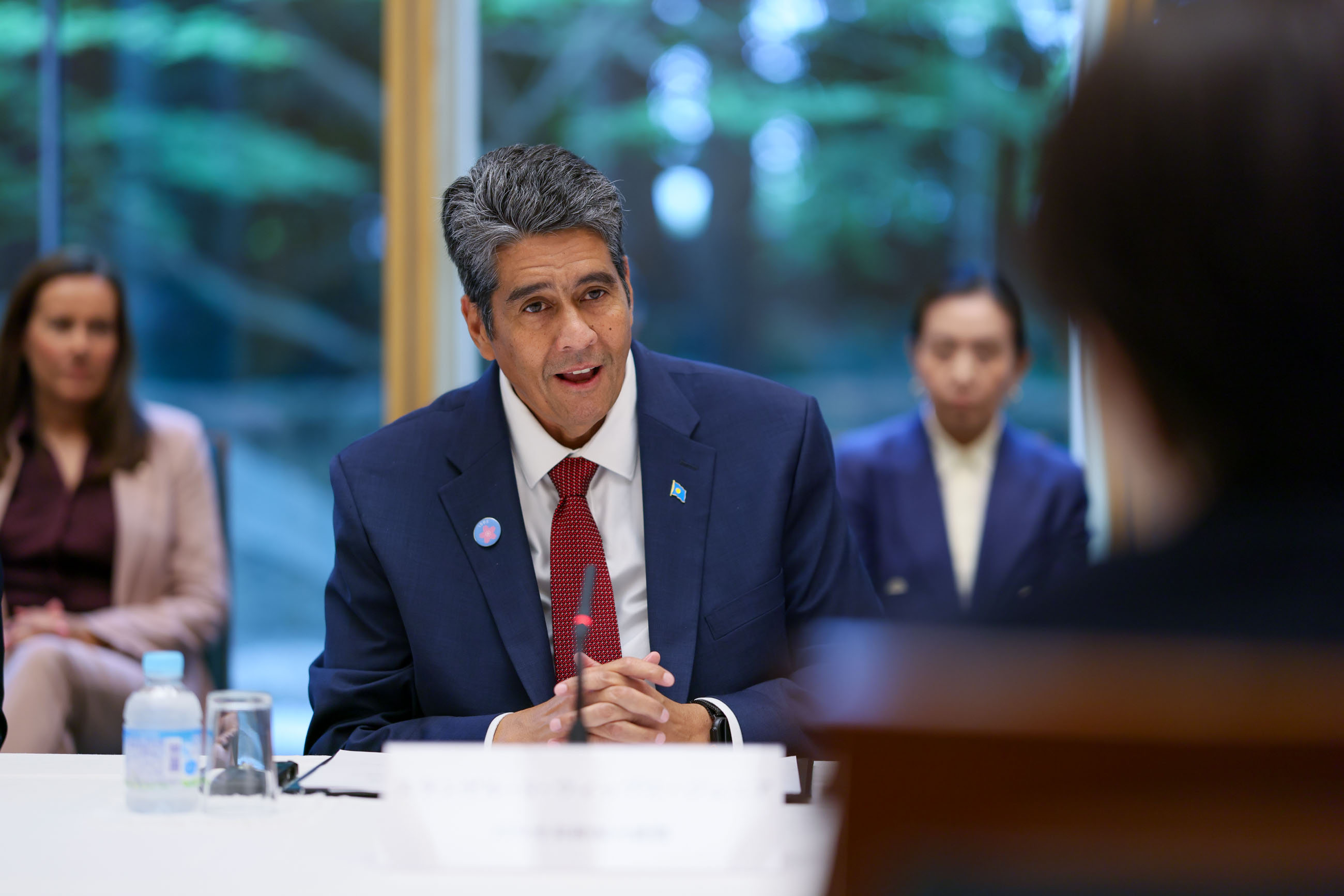 会见出席世界岛屿国海洋会议的各国首脑的现场3