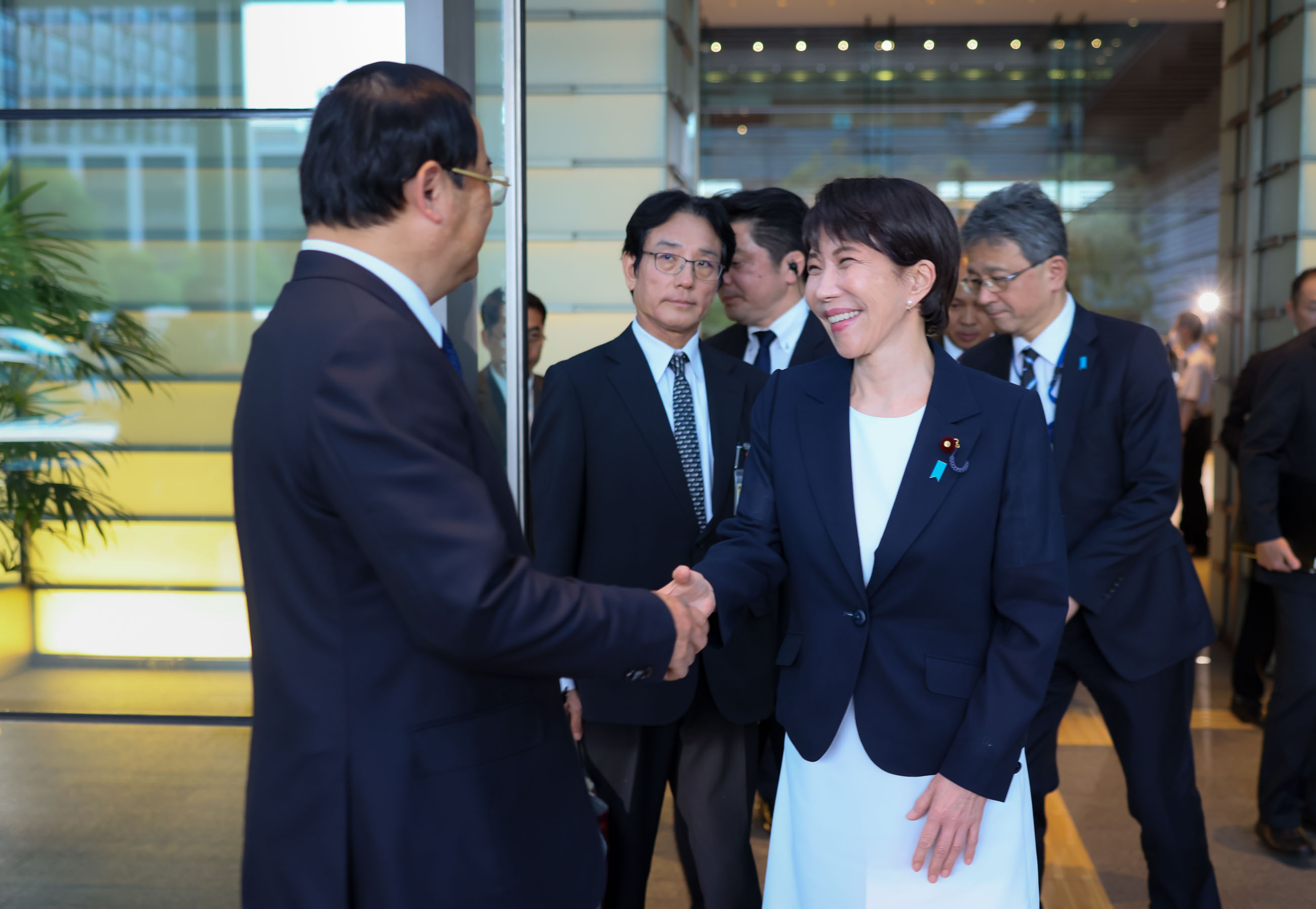 高市首相为宋赛·西潘敦总理送行3