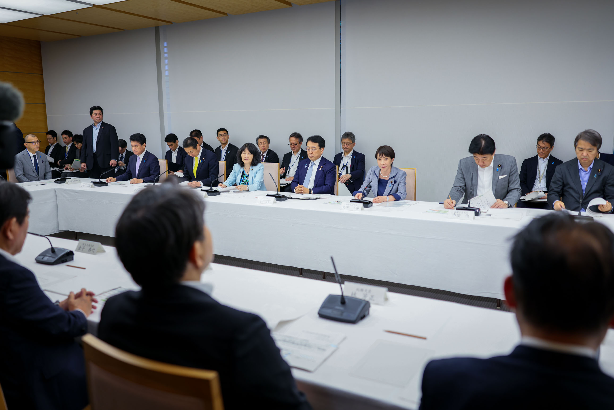 高市首相总结会议2