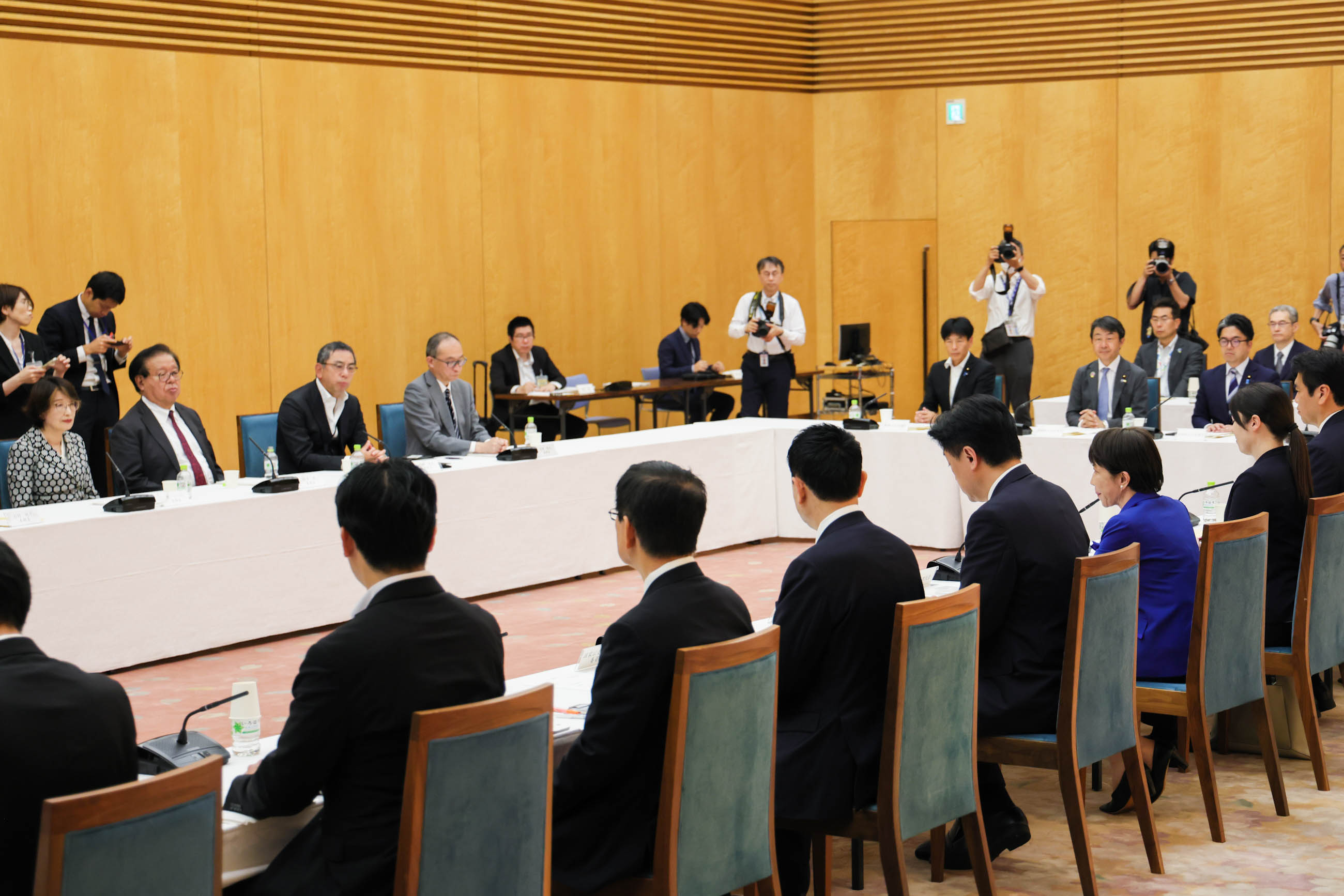高市首相总结会议8