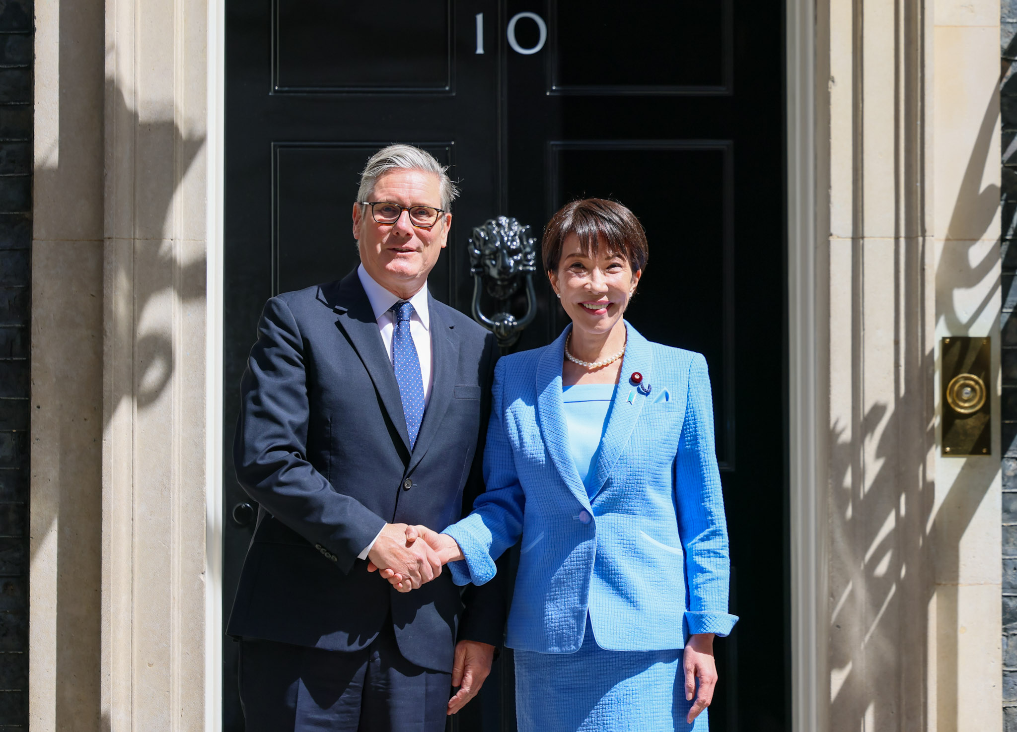 受到斯塔默首相欢迎的高市首相3