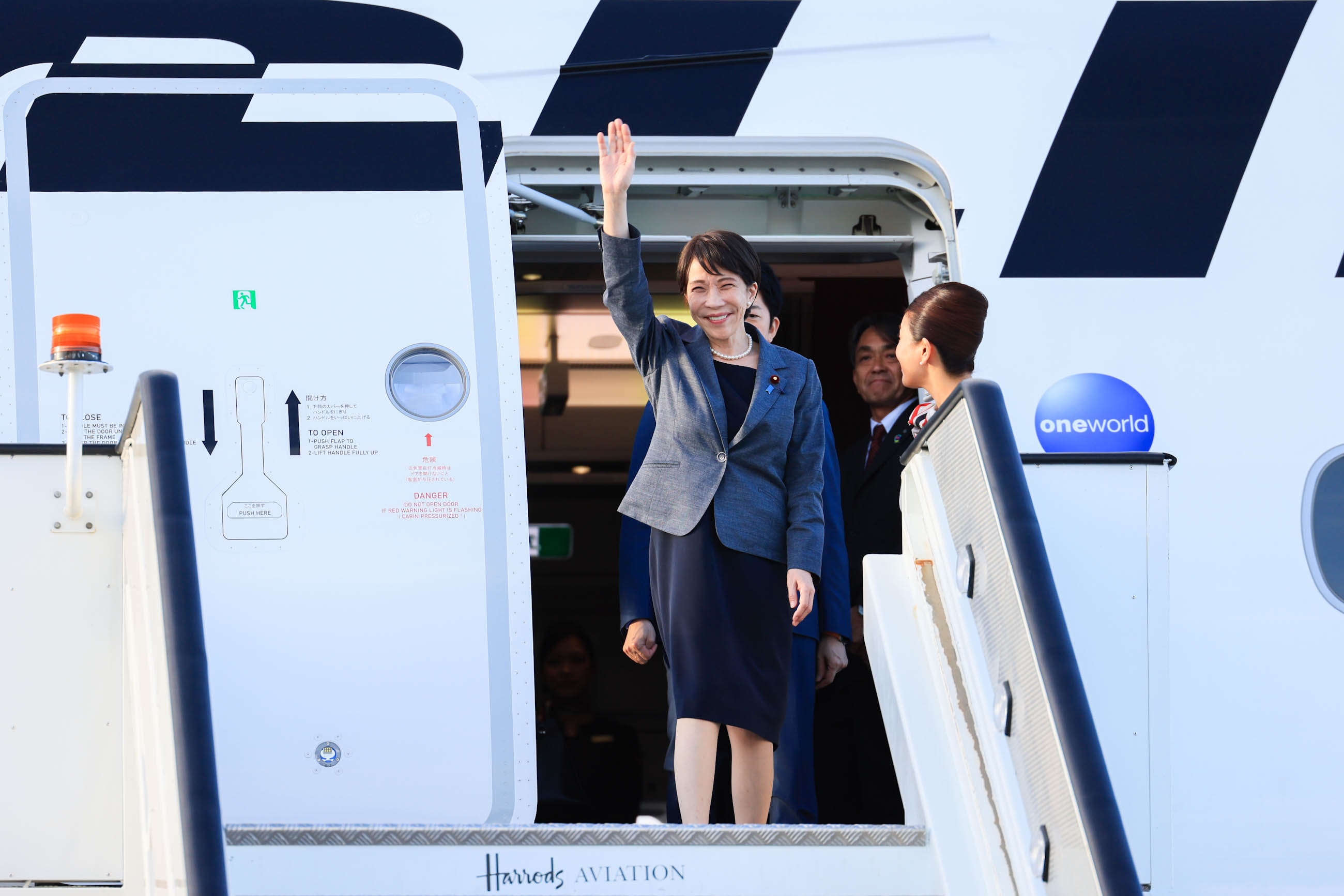 高市首相抵达英国2