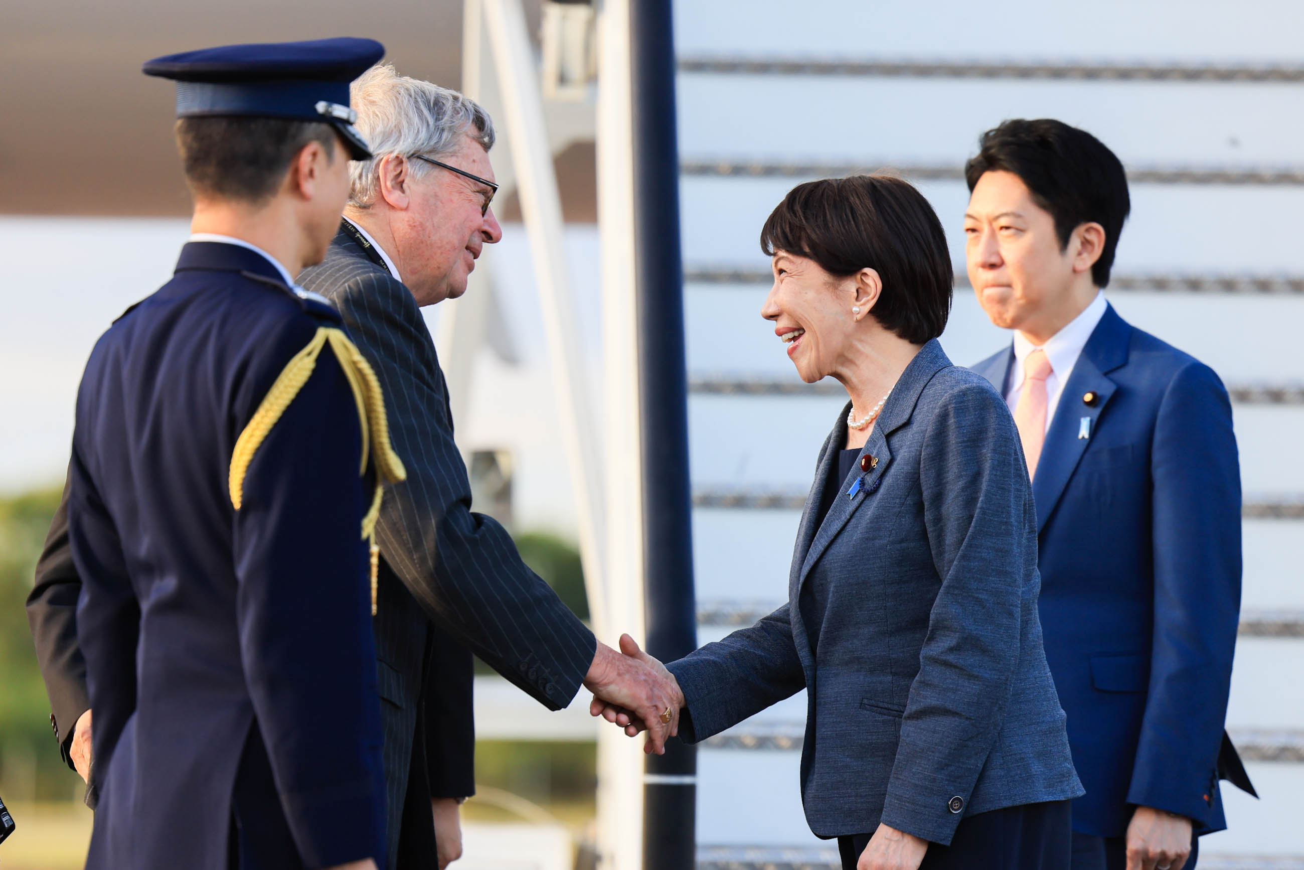 高市首相抵达英国4