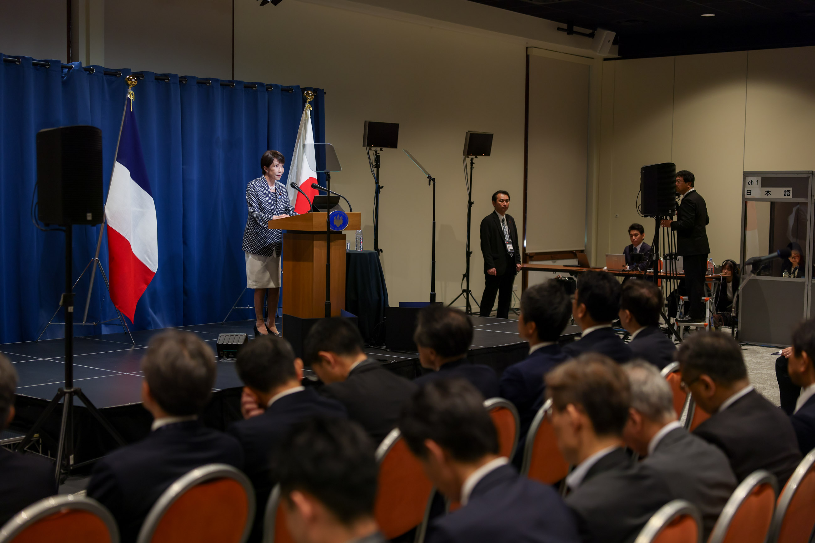 内外记者招待会2