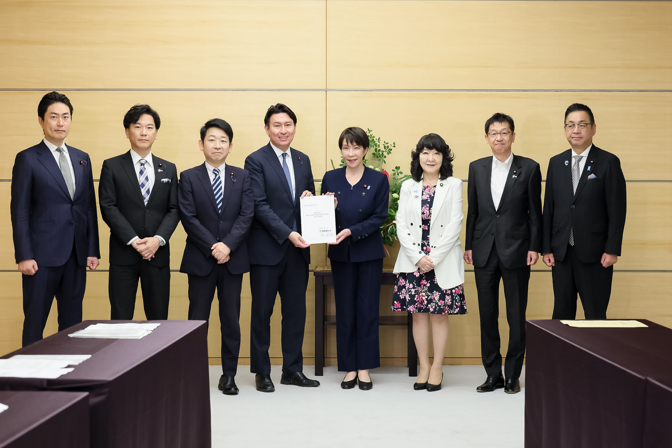 高市首相接受建议书3