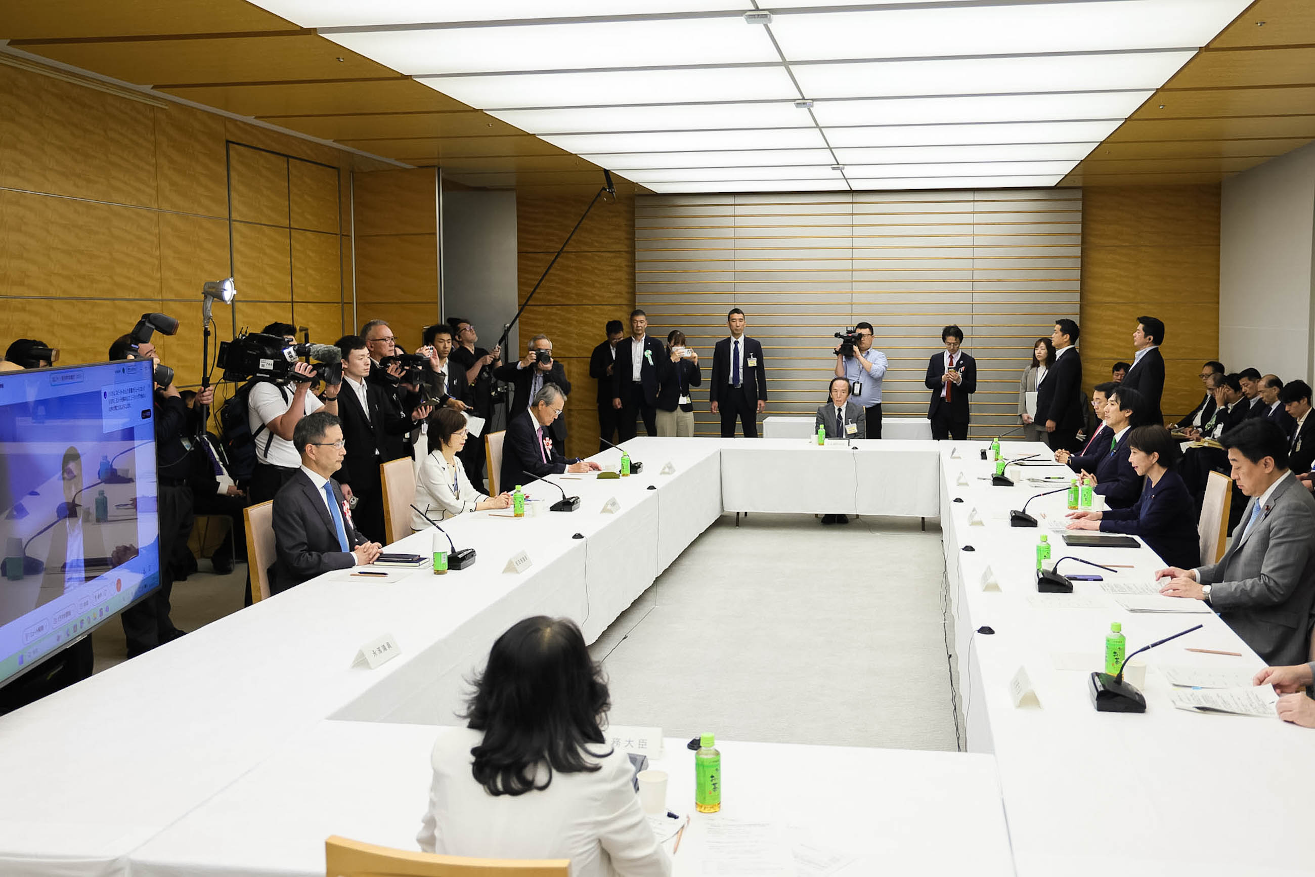 高市首相总结会议2