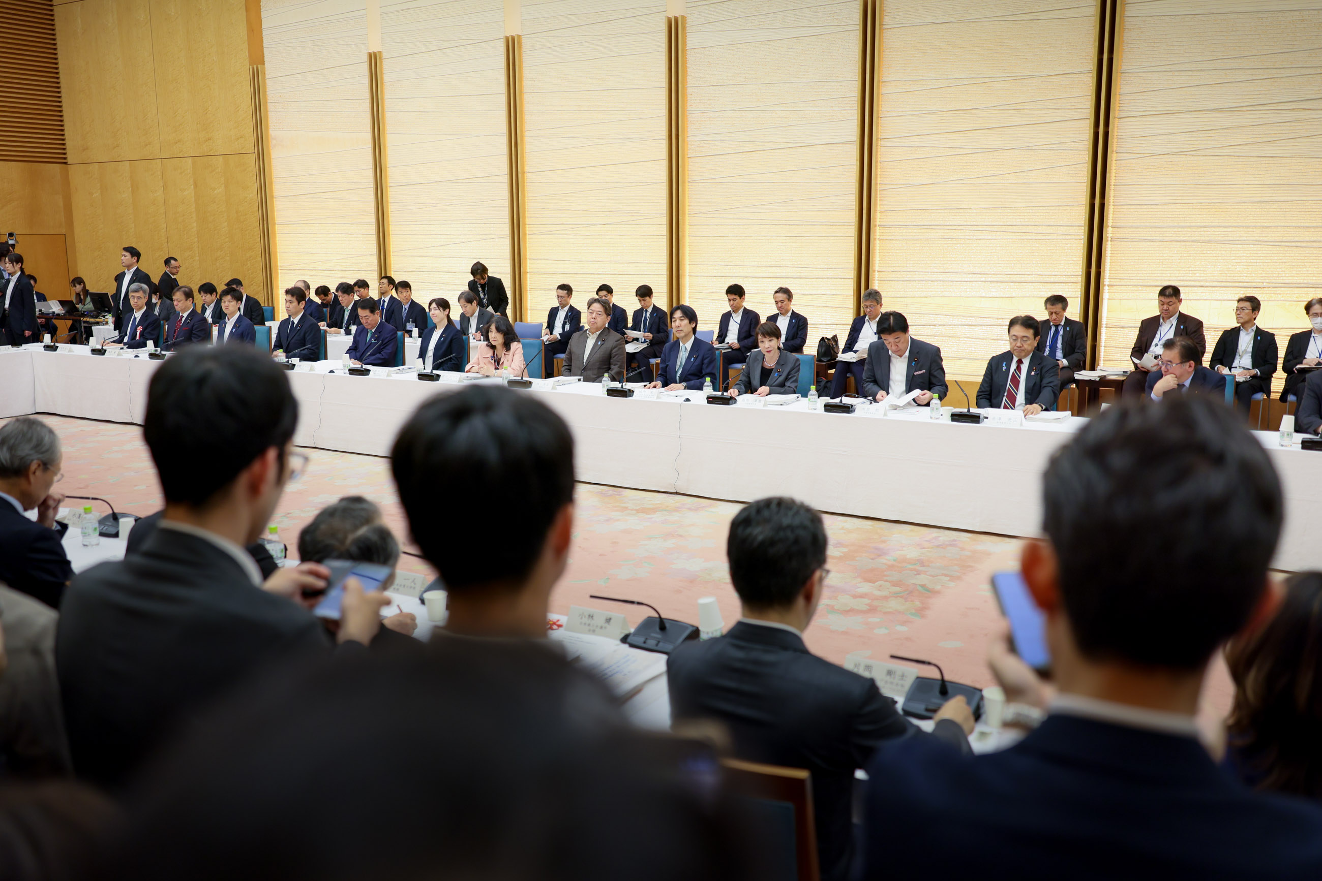 高市首相总结会议2