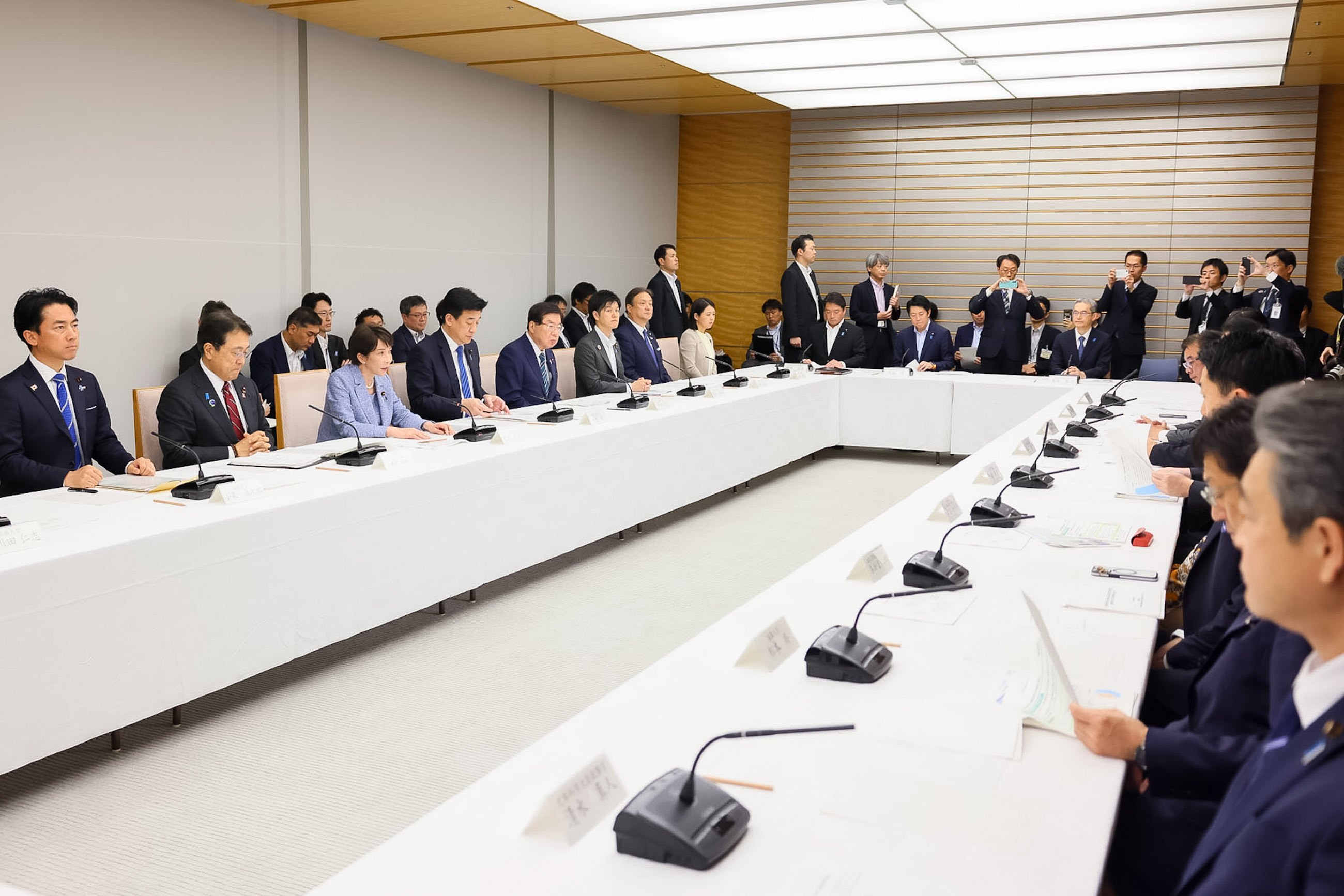 高市首相总结会议2
