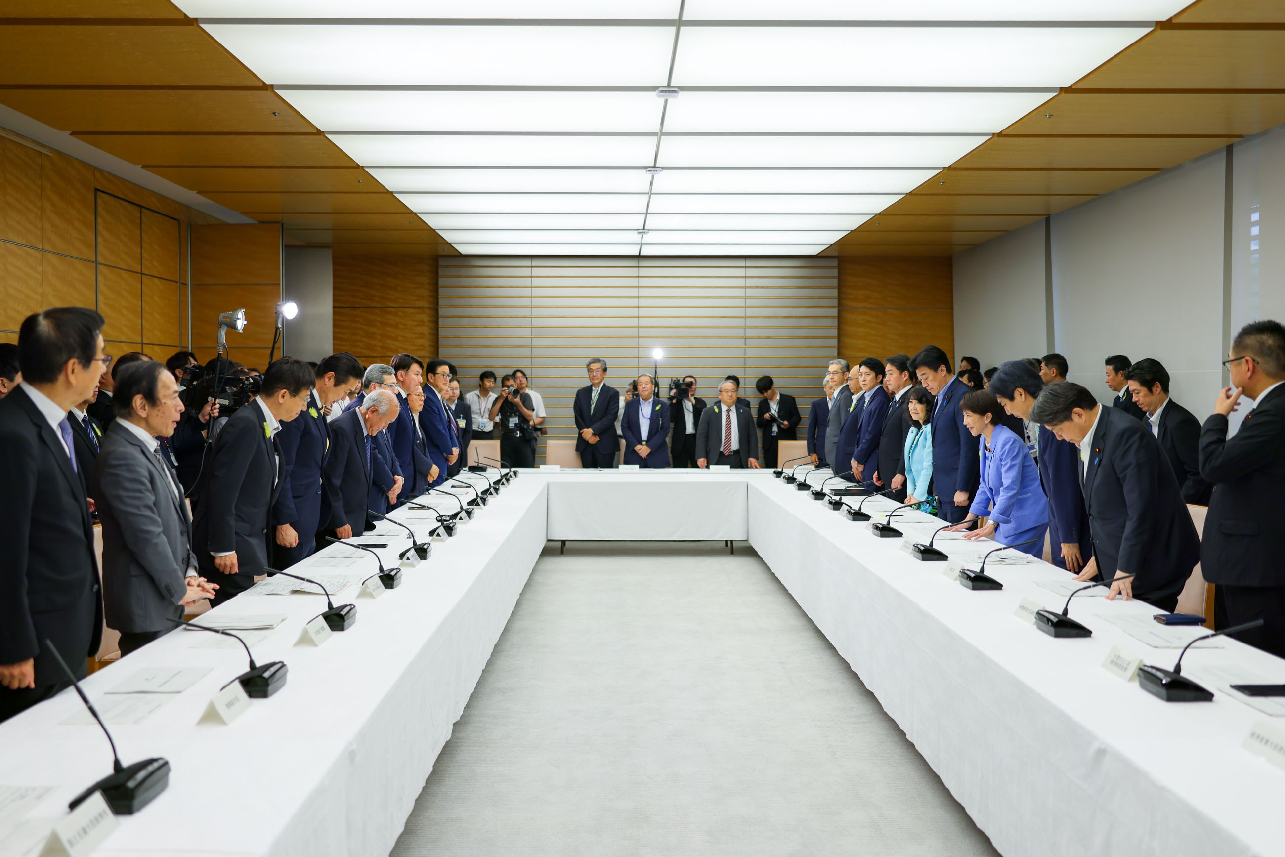 高市首相出席会议5