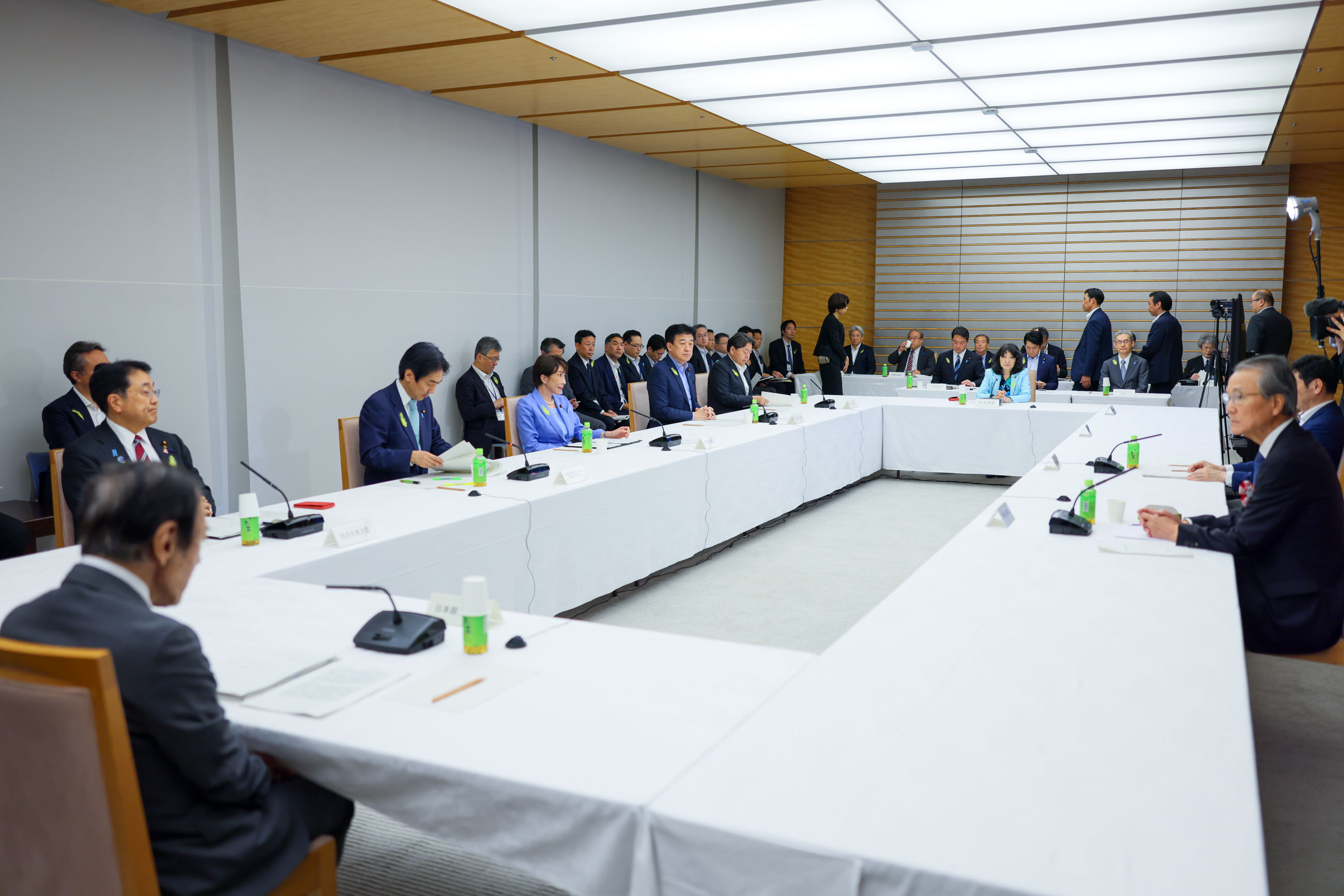 高市首相总结会议2