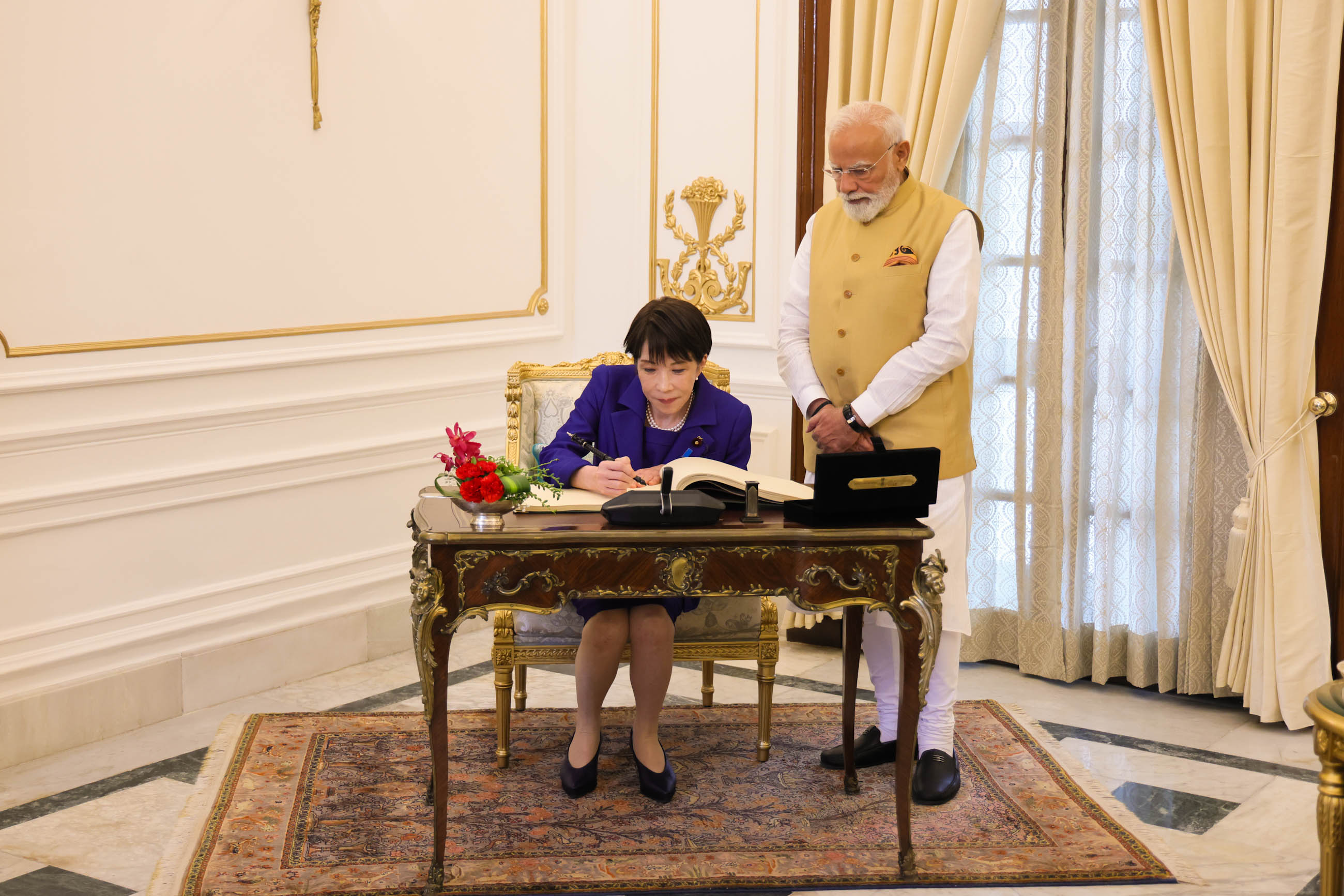 高市首相签名1