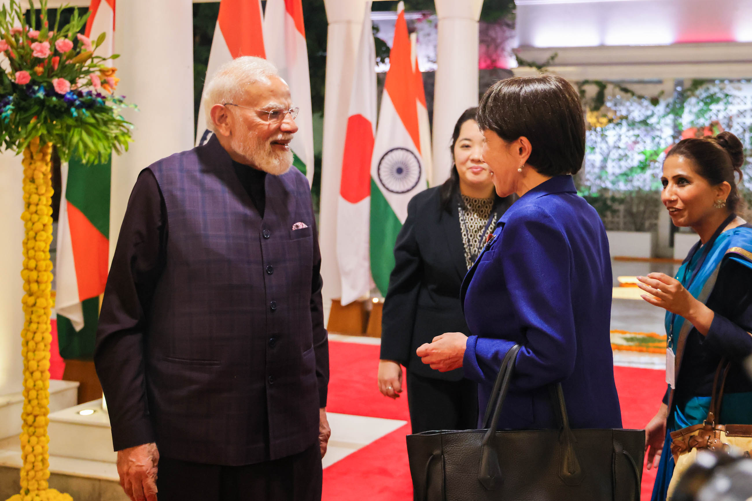 高市首相接受莫迪总理的送行2