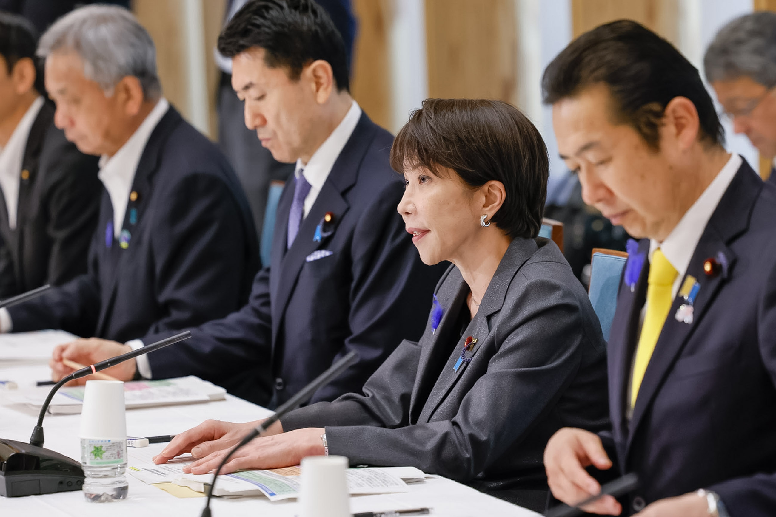 高市首相总结会议2