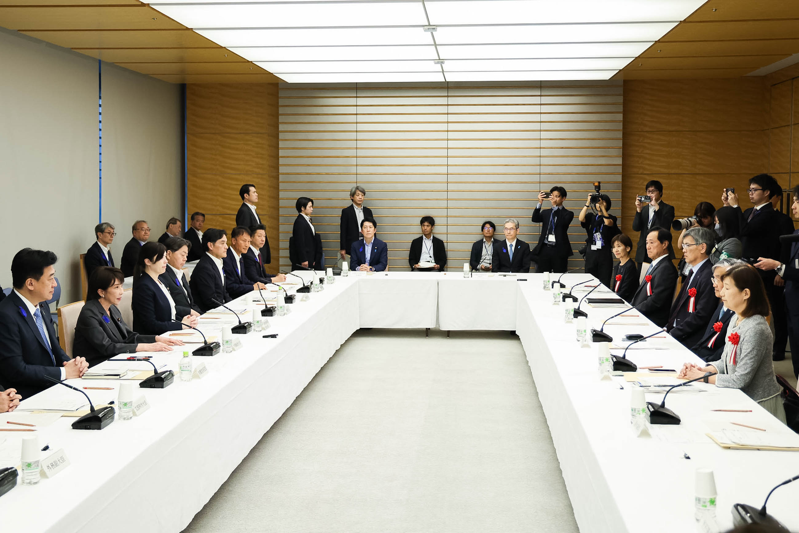 高市首相总结会议2